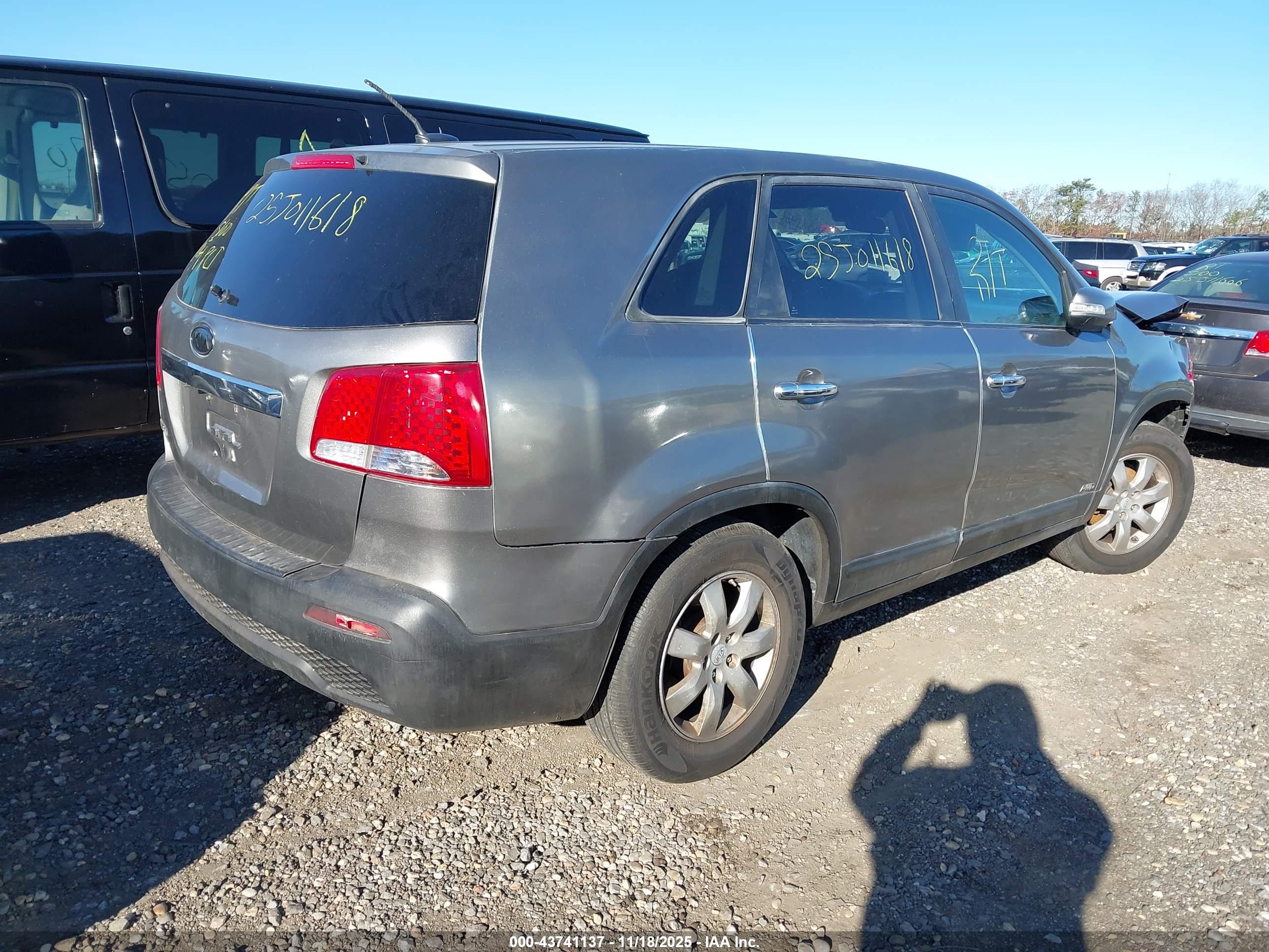 KIA SORENTO image 4