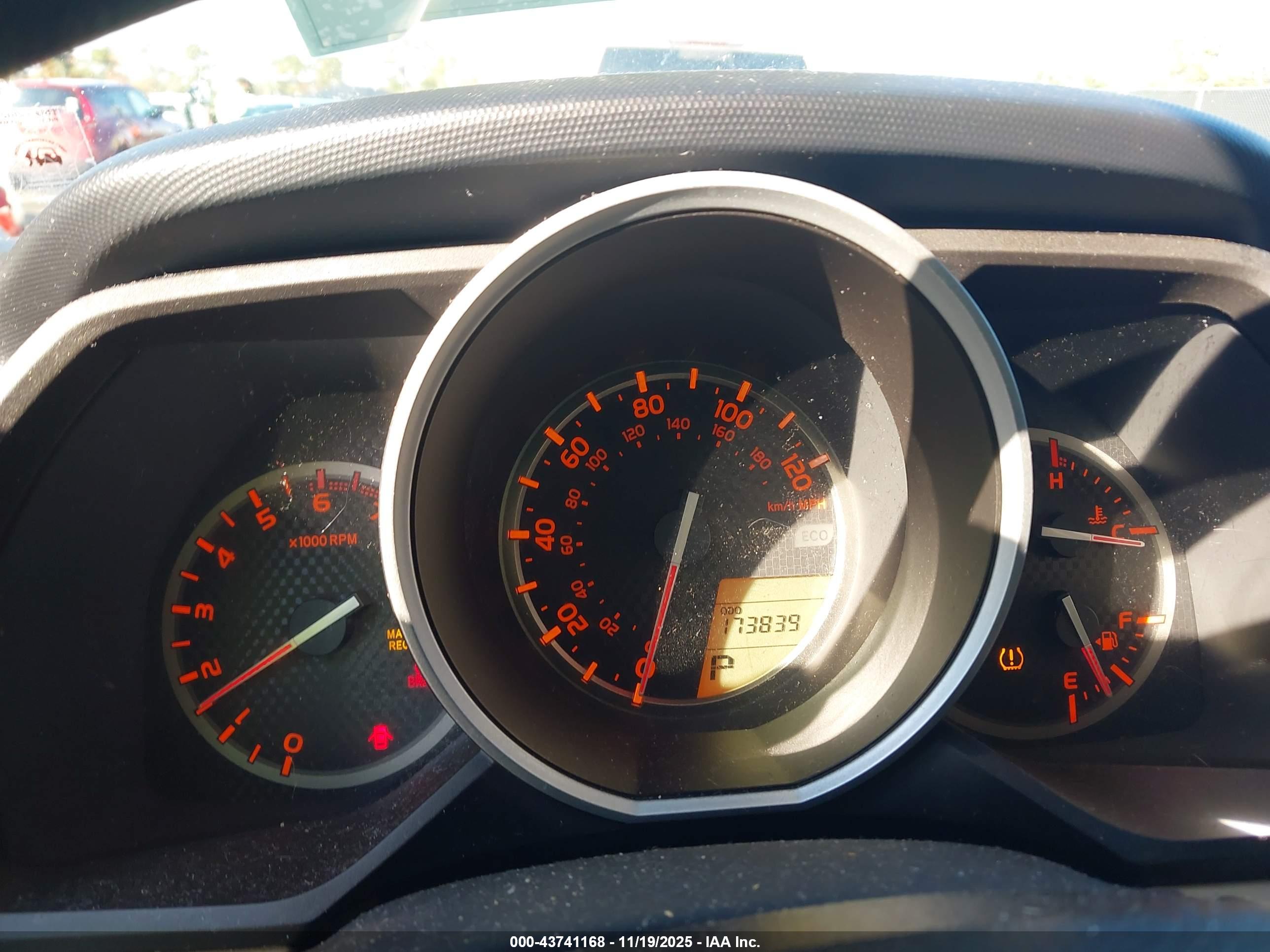 TOYOTA 4RUNNER image 7