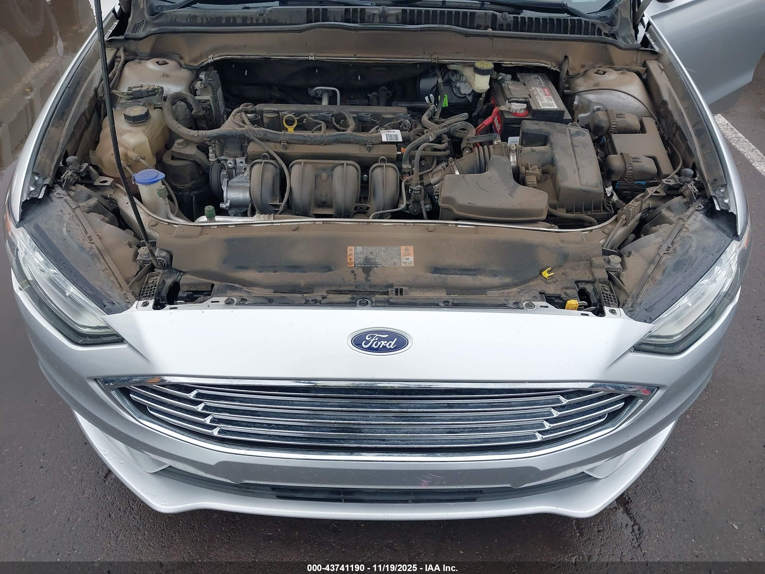 FORD FUSION image 10