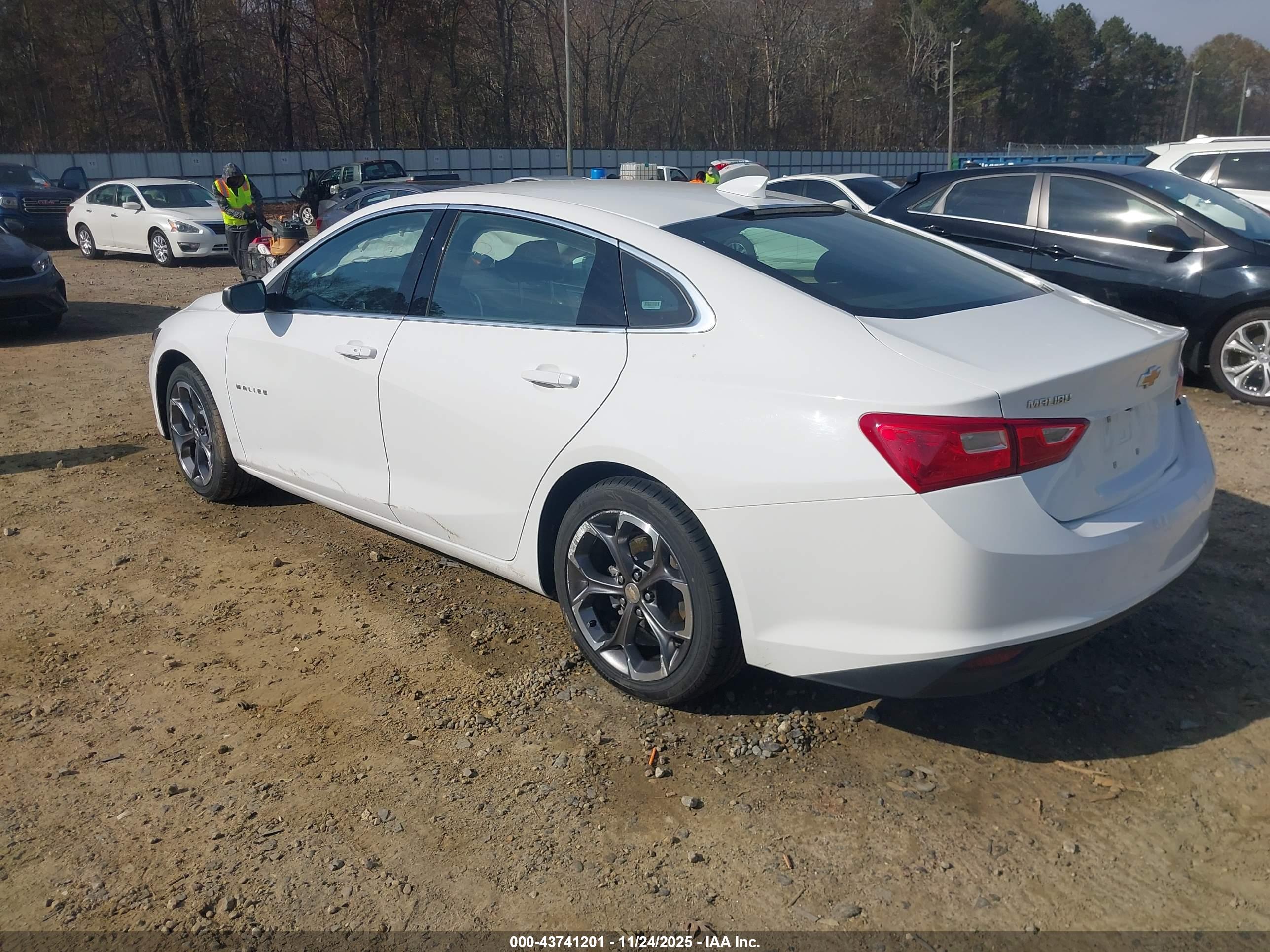 CHEVROLET MALIBU image 3