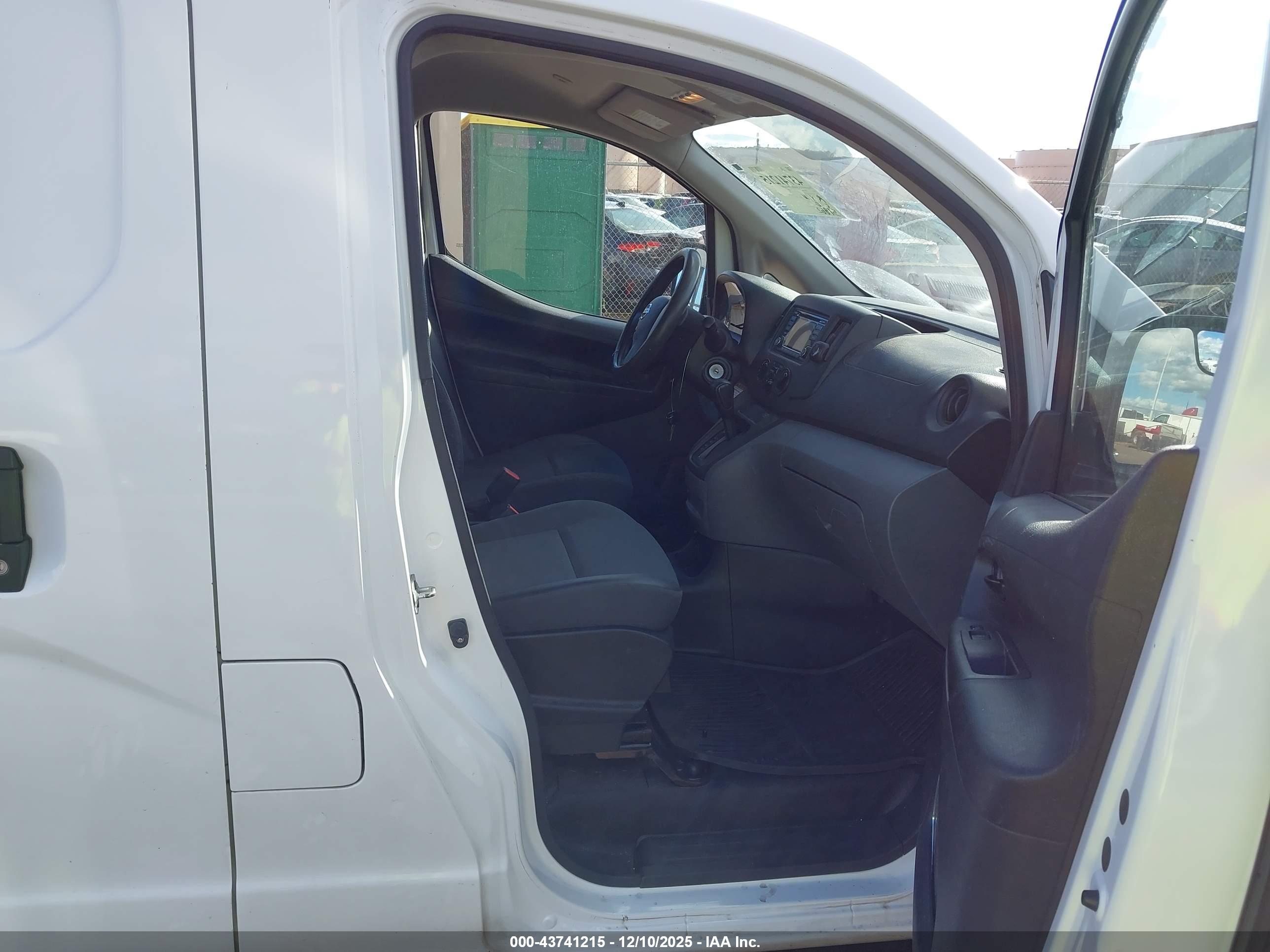 NISSAN NV200 image 5