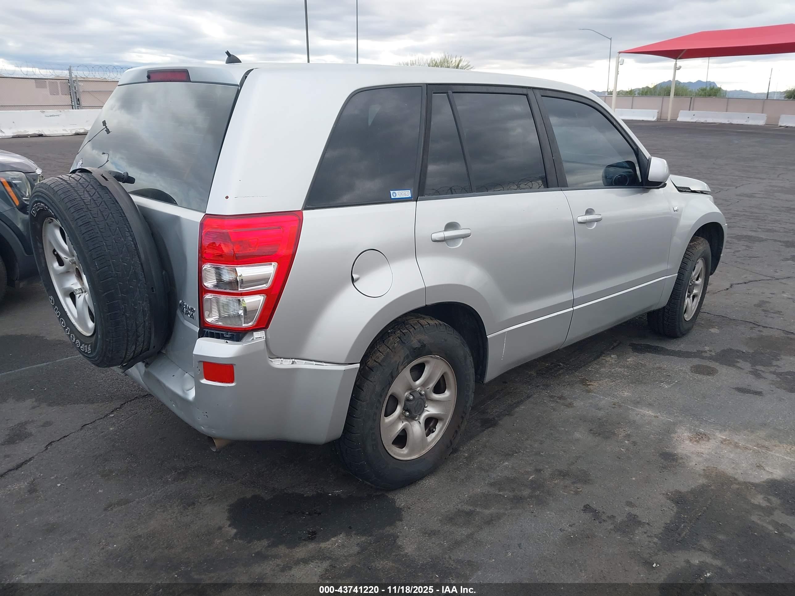 SUZUKI GRAND image 4