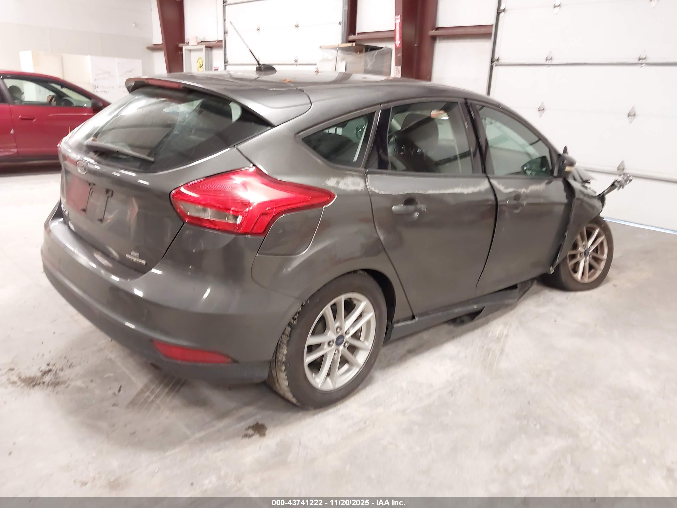FORD FOCUS image 4