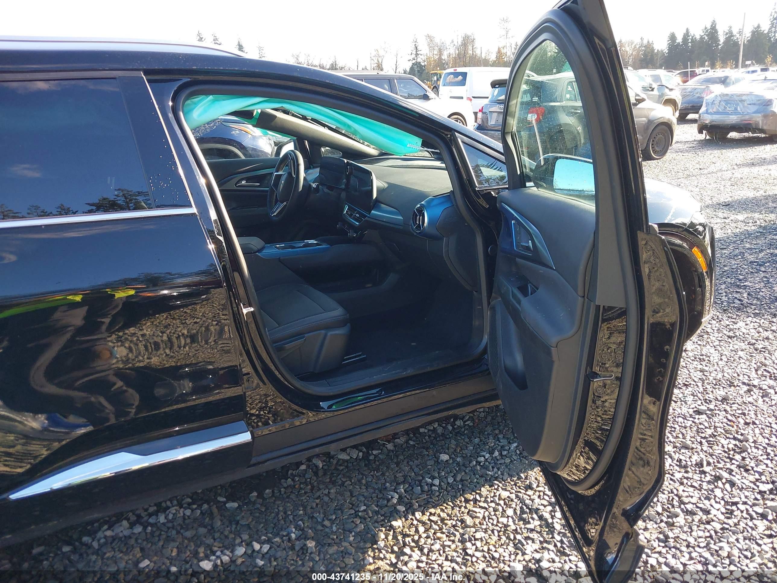 CHEVROLET EQUINOX image 5