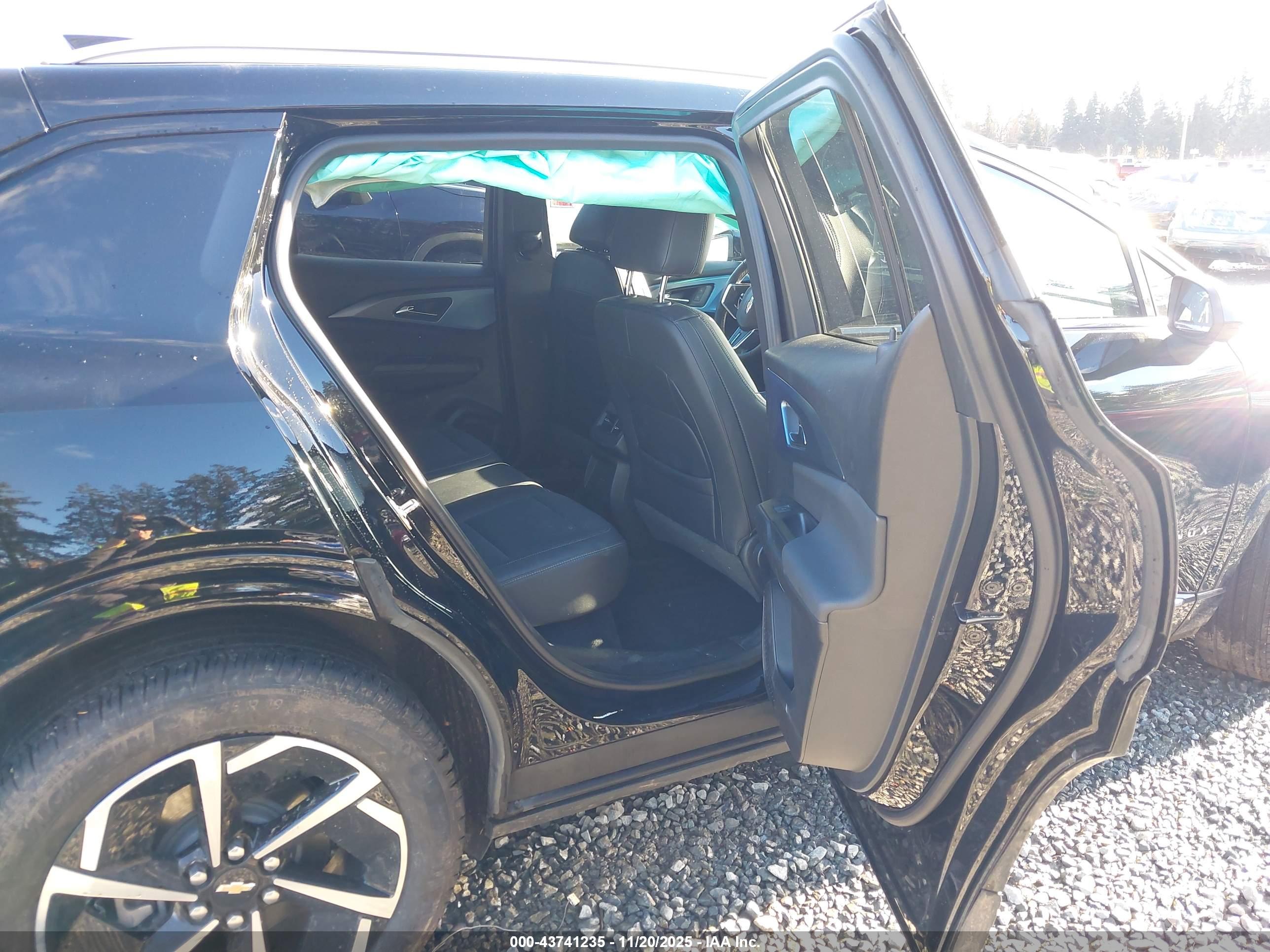 CHEVROLET EQUINOX image 8