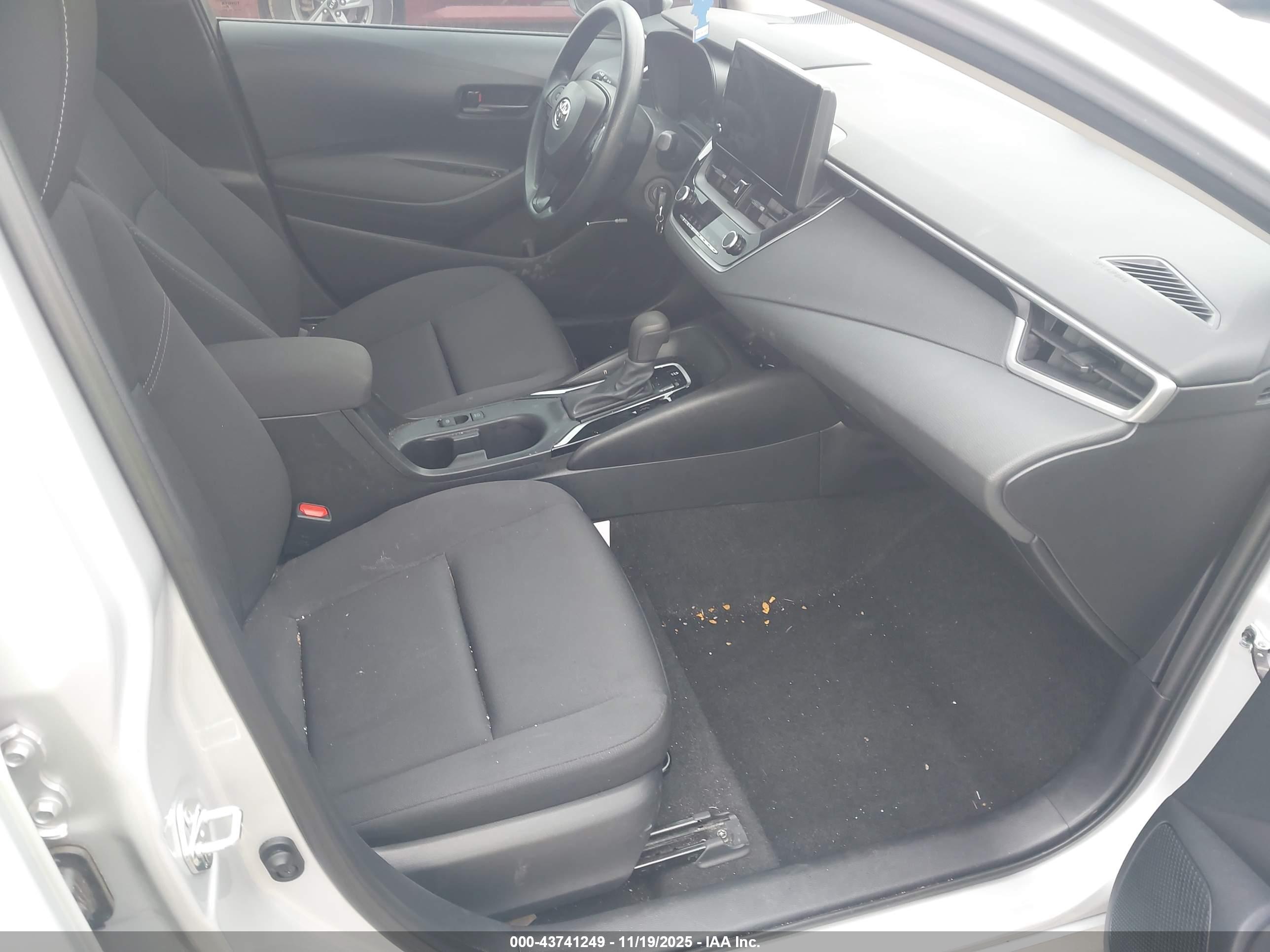 TOYOTA COROLLA image 5
