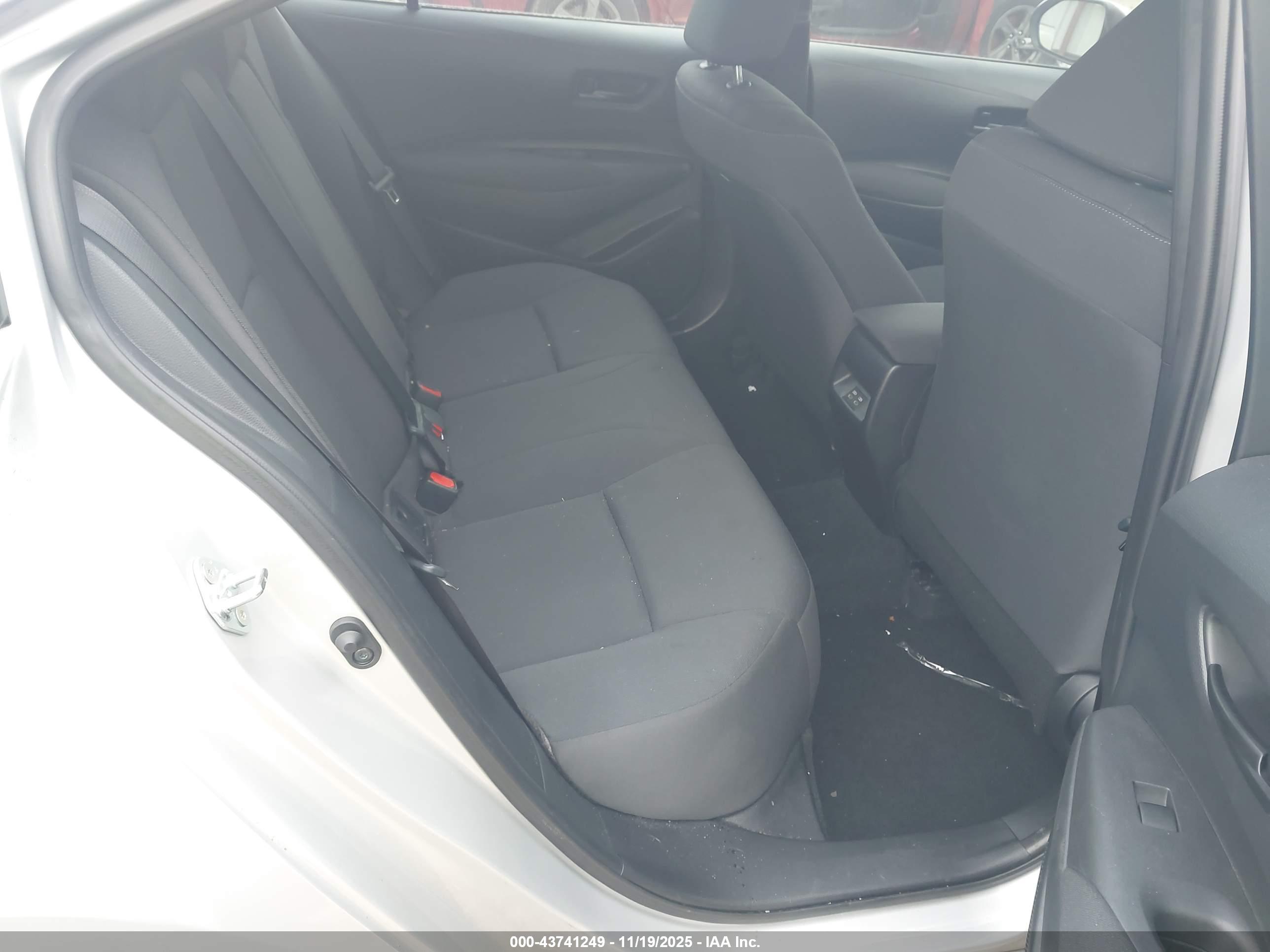 TOYOTA COROLLA image 8