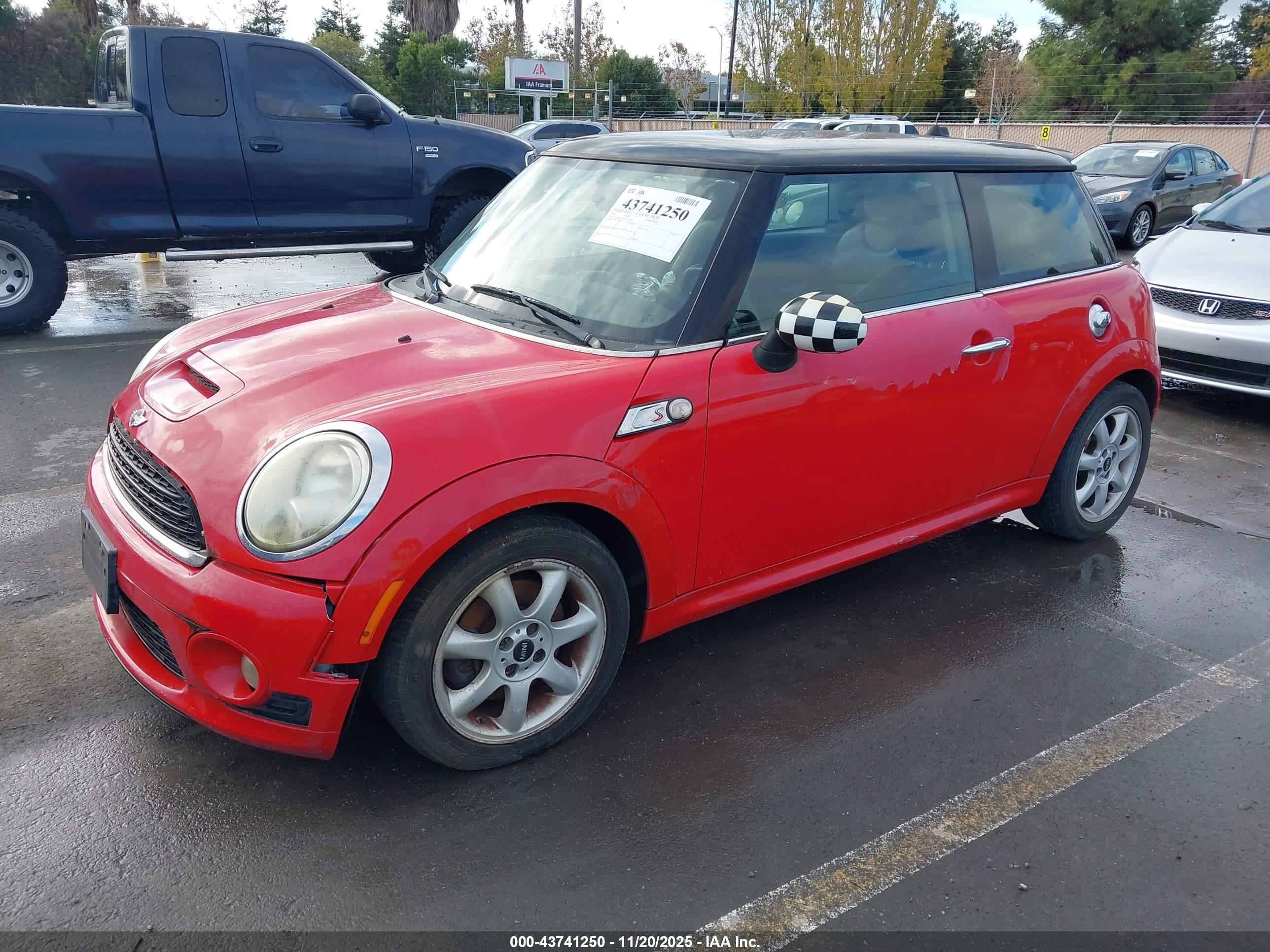MINI COOPER image 2
