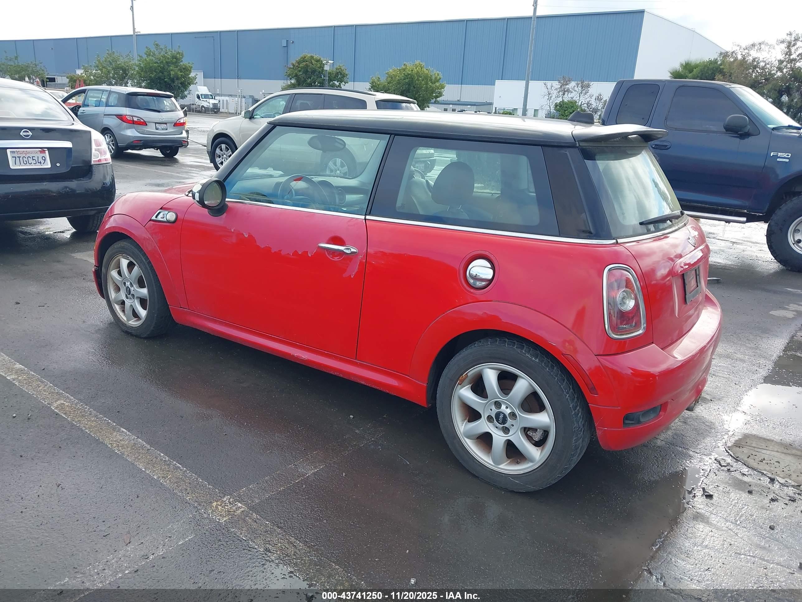 MINI COOPER image 3