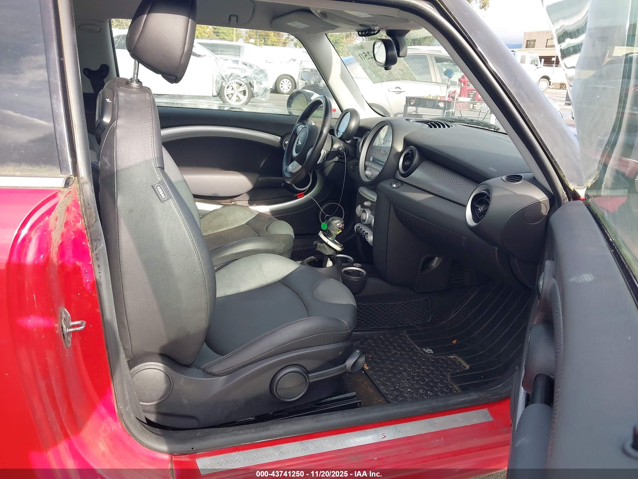 MINI COOPER image 5
