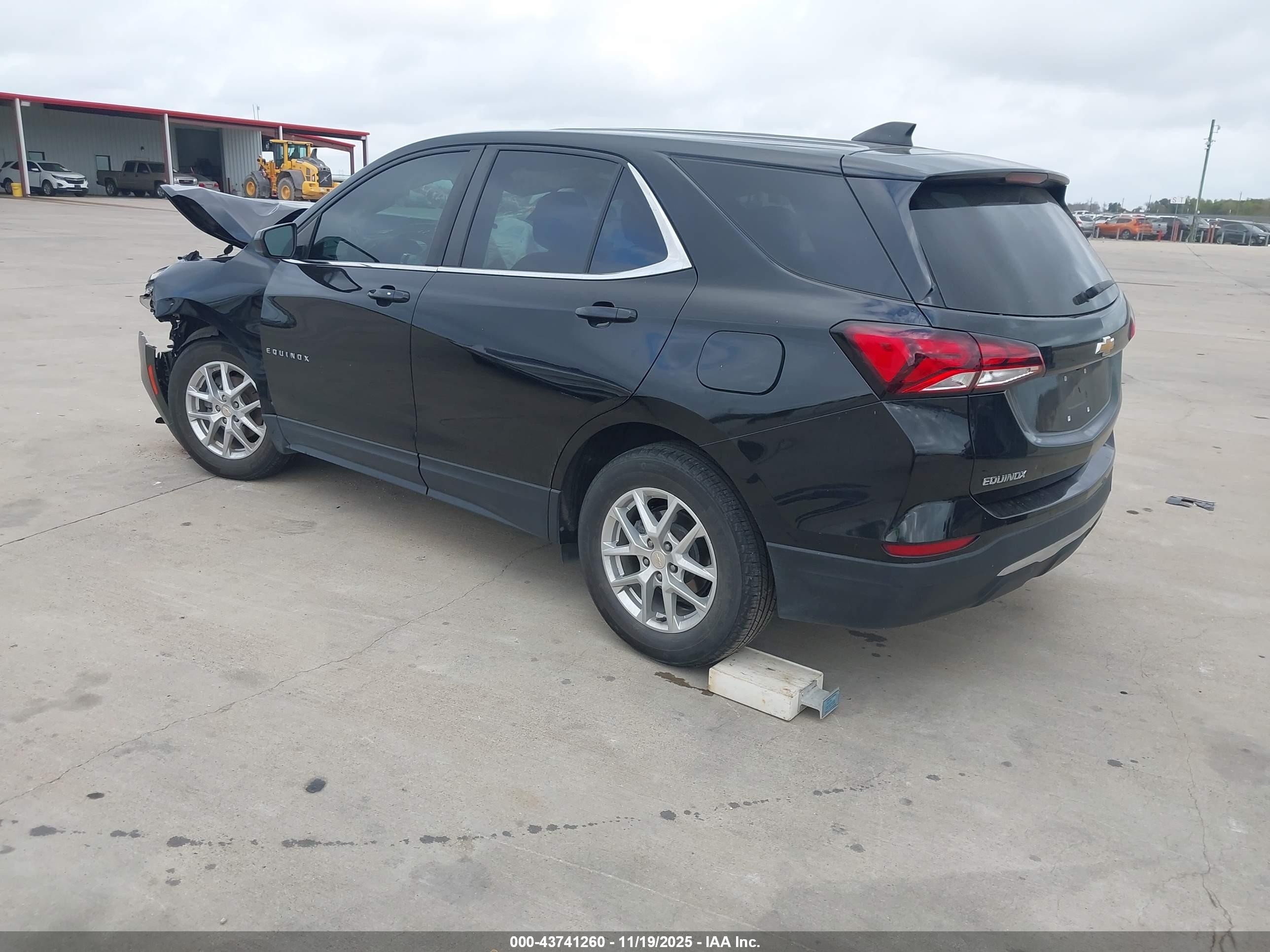 CHEVROLET EQUINOX image 3
