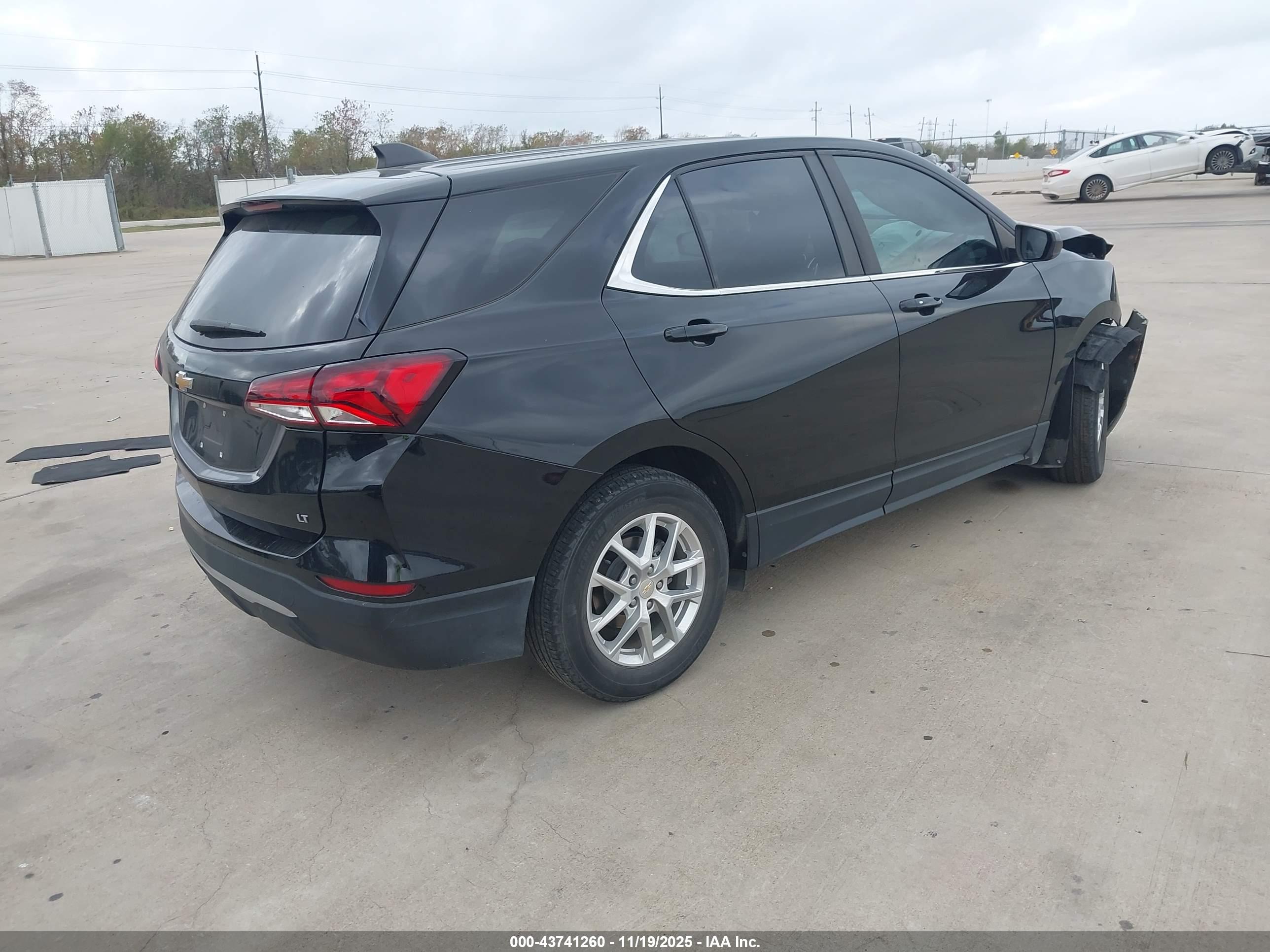 CHEVROLET EQUINOX image 4