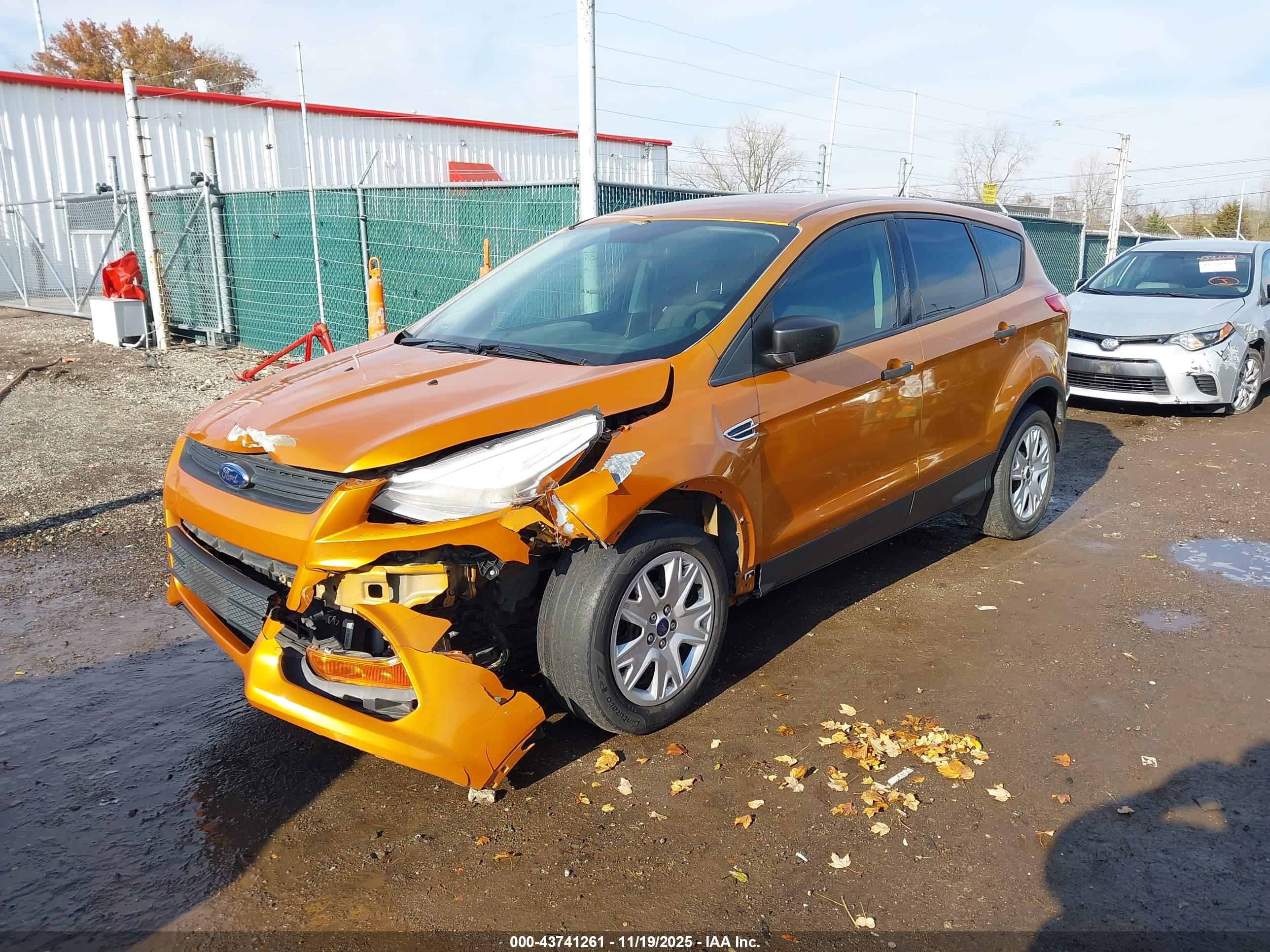 FORD ESCAPE image 2