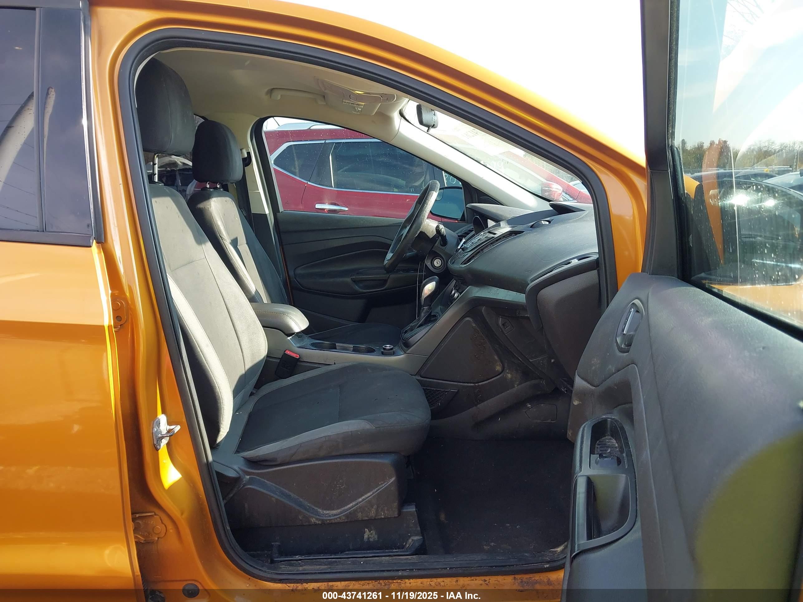 FORD ESCAPE image 5