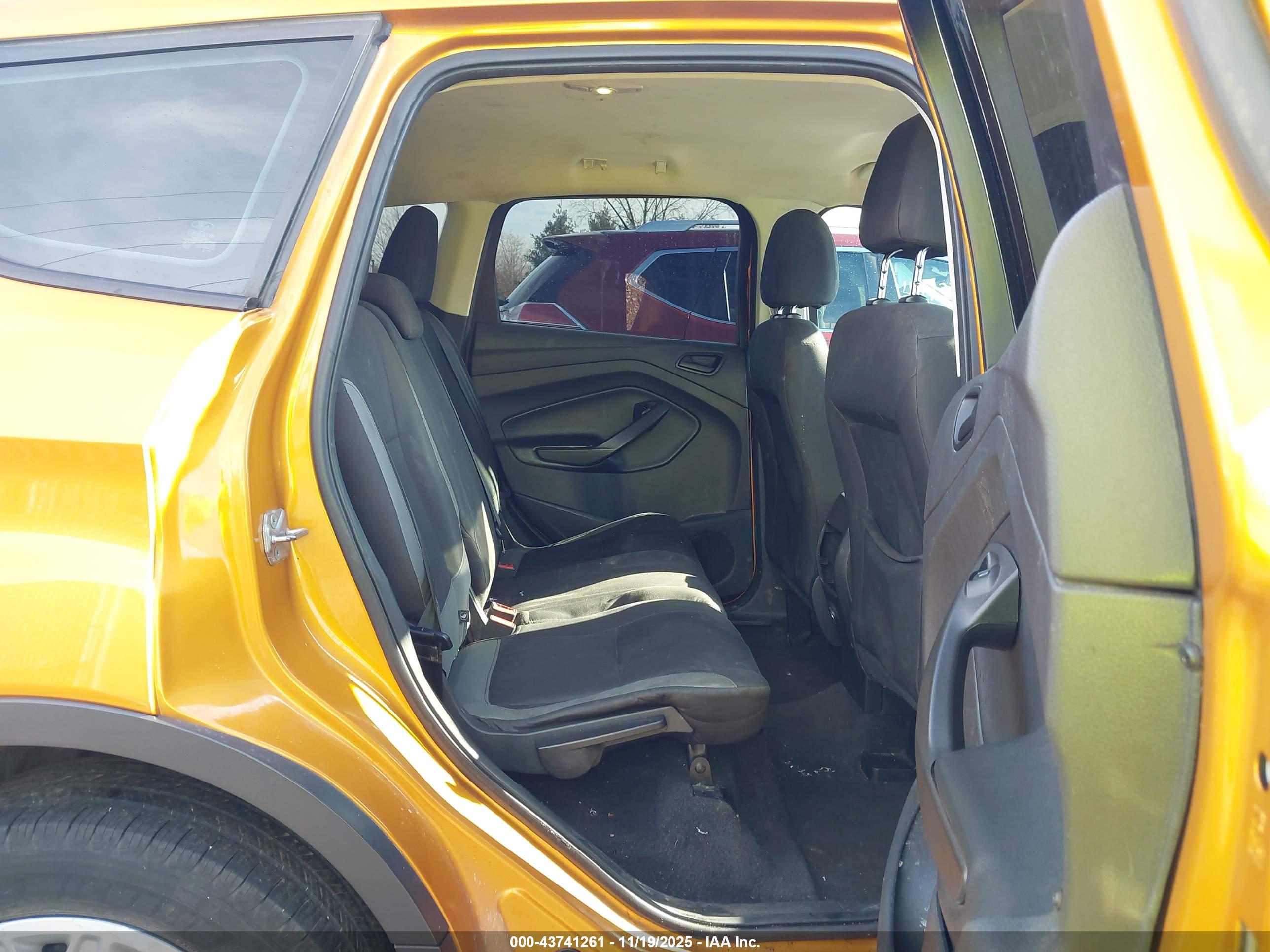 FORD ESCAPE image 8