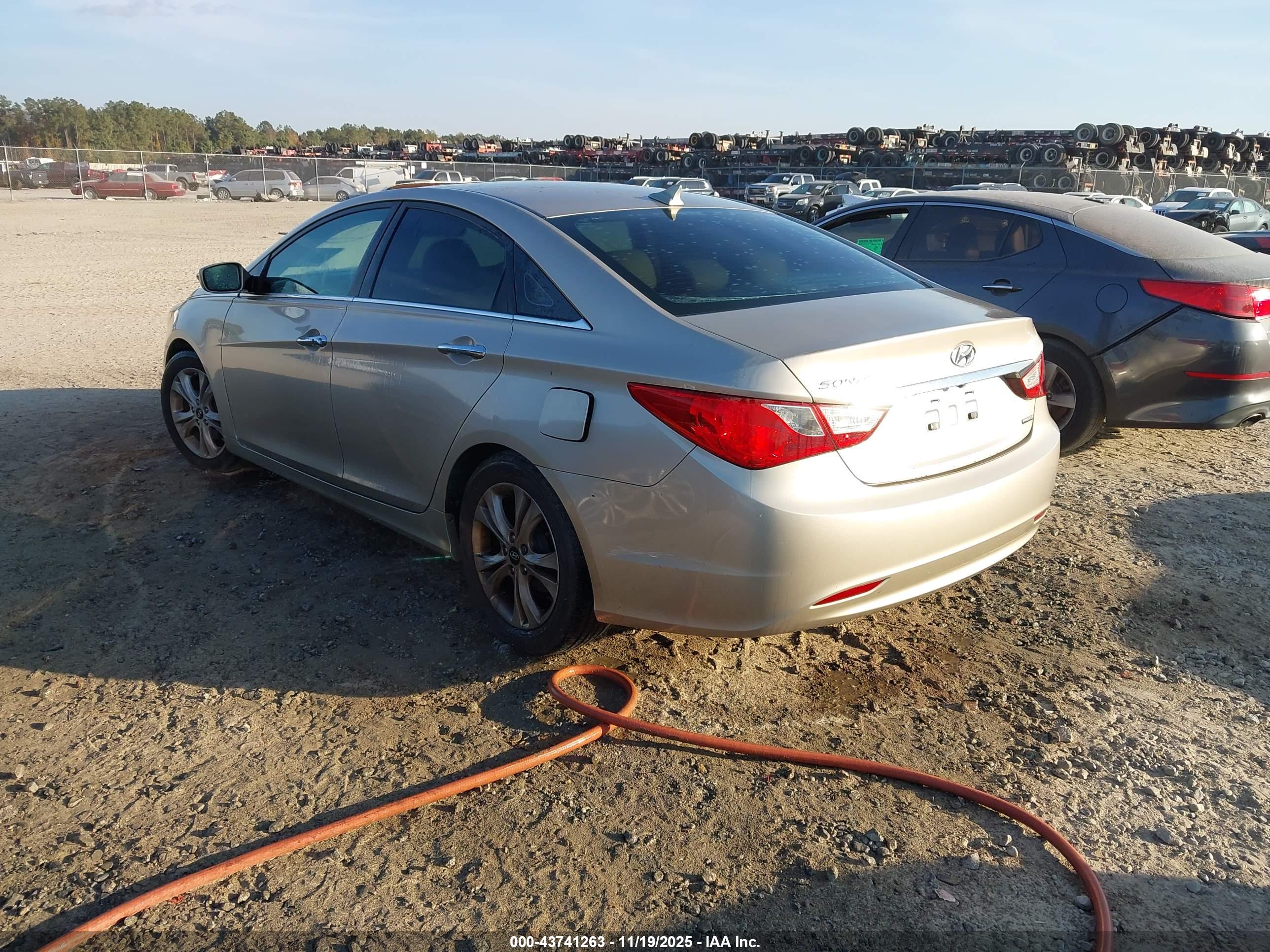 HYUNDAI SONATA image 3