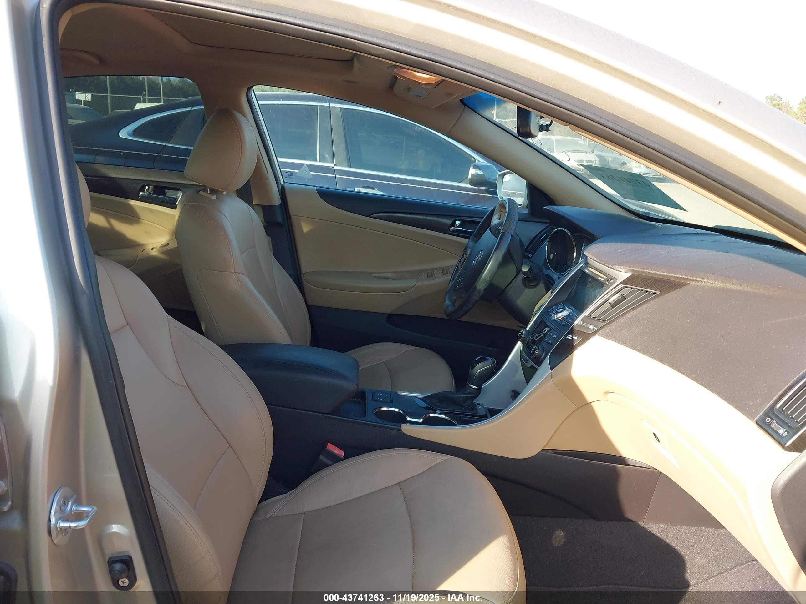 HYUNDAI SONATA image 5