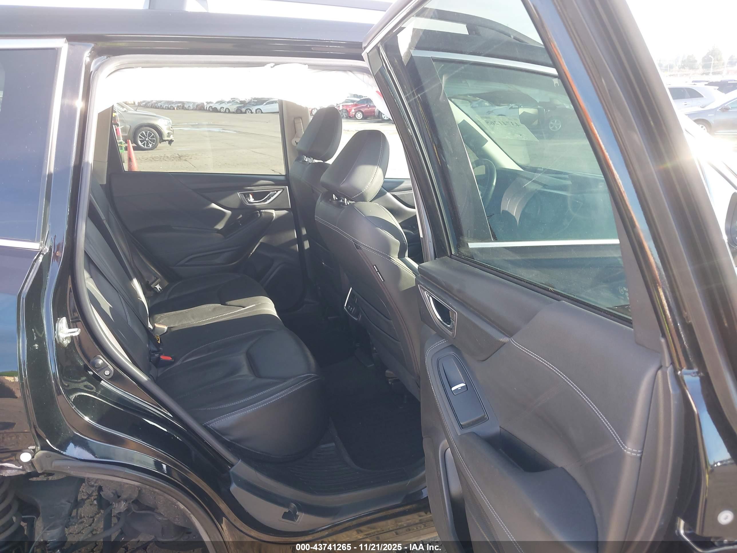 SUBARU FORESTER image 8