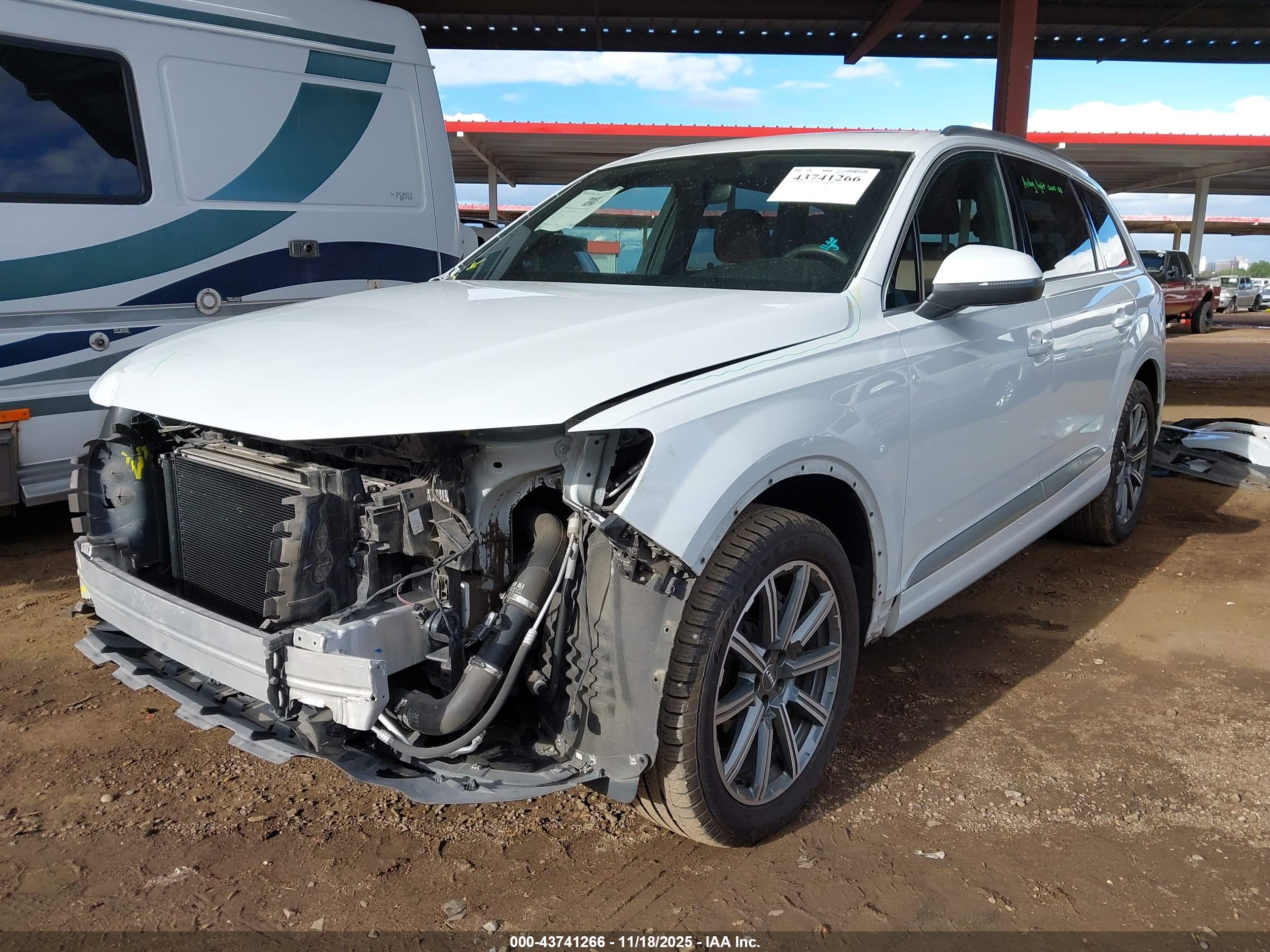 AUDI Q7 image 2
