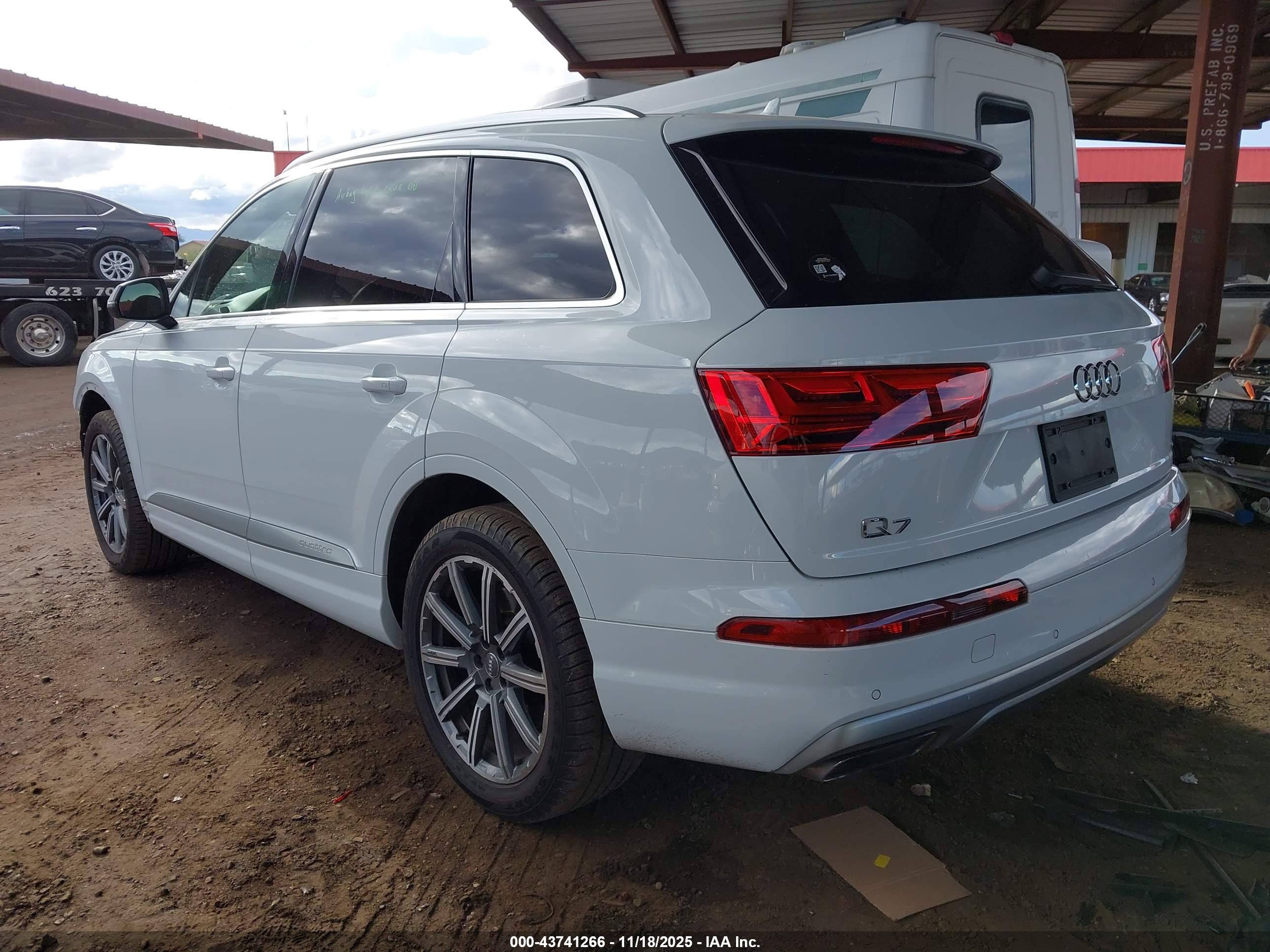 AUDI Q7 image 3