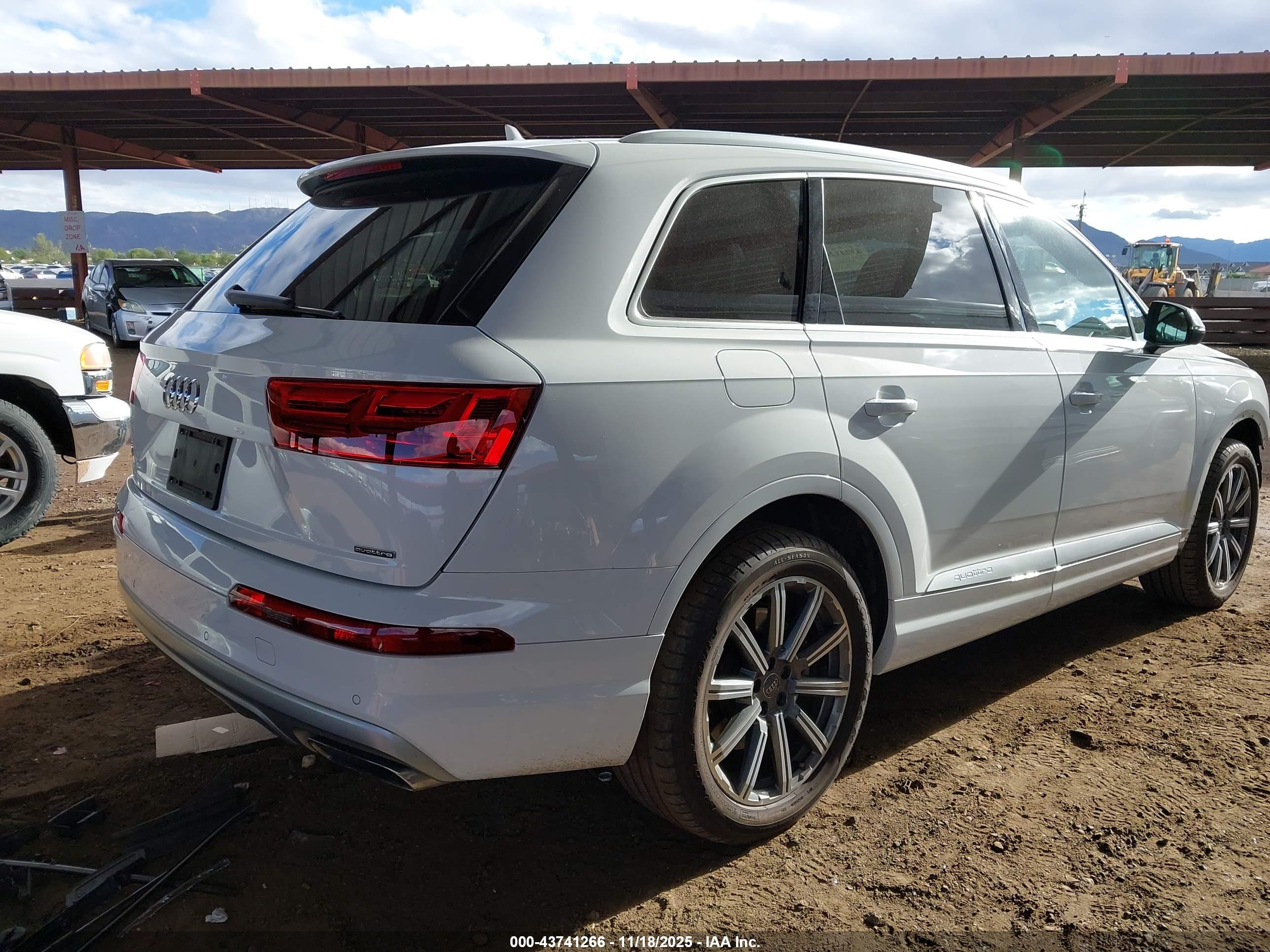 AUDI Q7 image 4