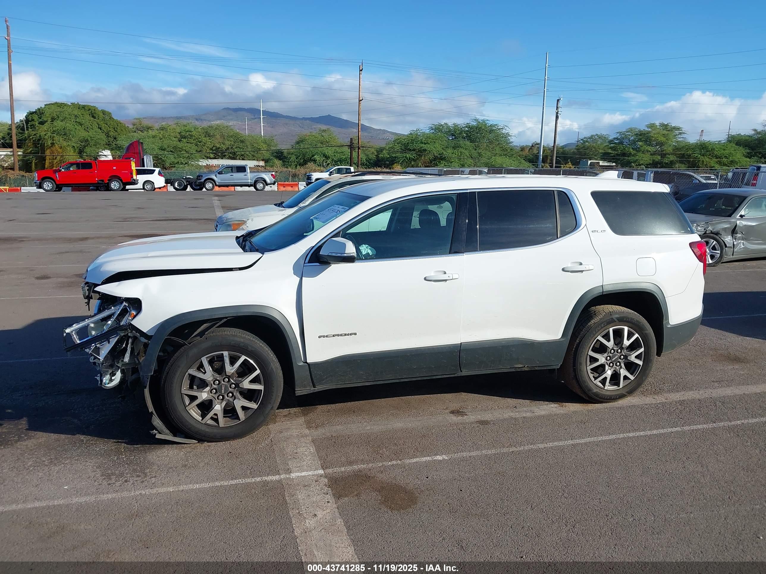 GMC ACADIA image 6