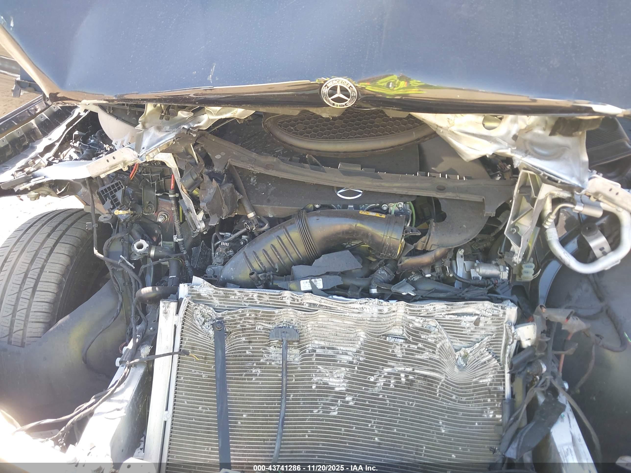 MERCEDES-BENZ GLC image 10