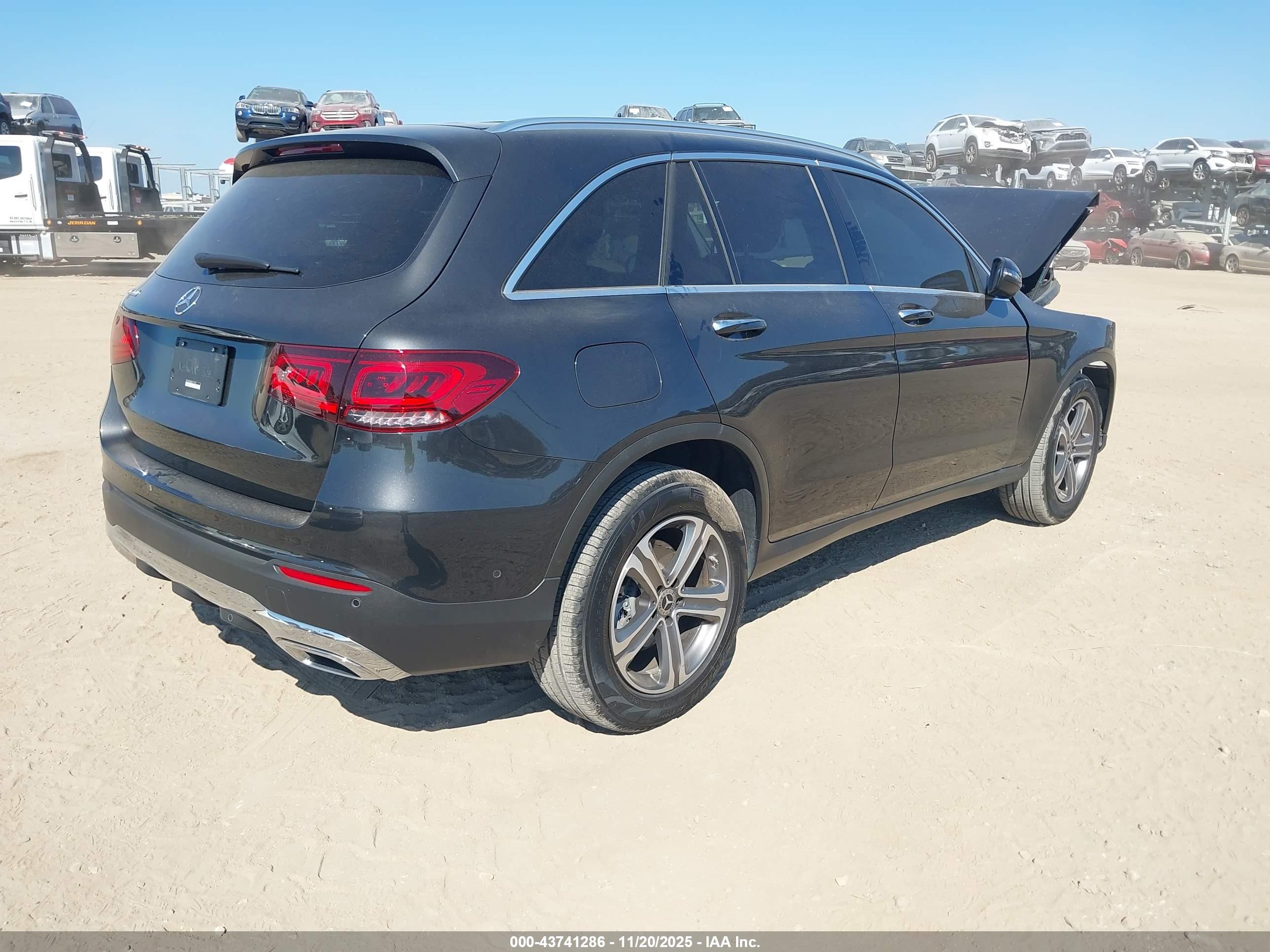 MERCEDES-BENZ GLC image 4