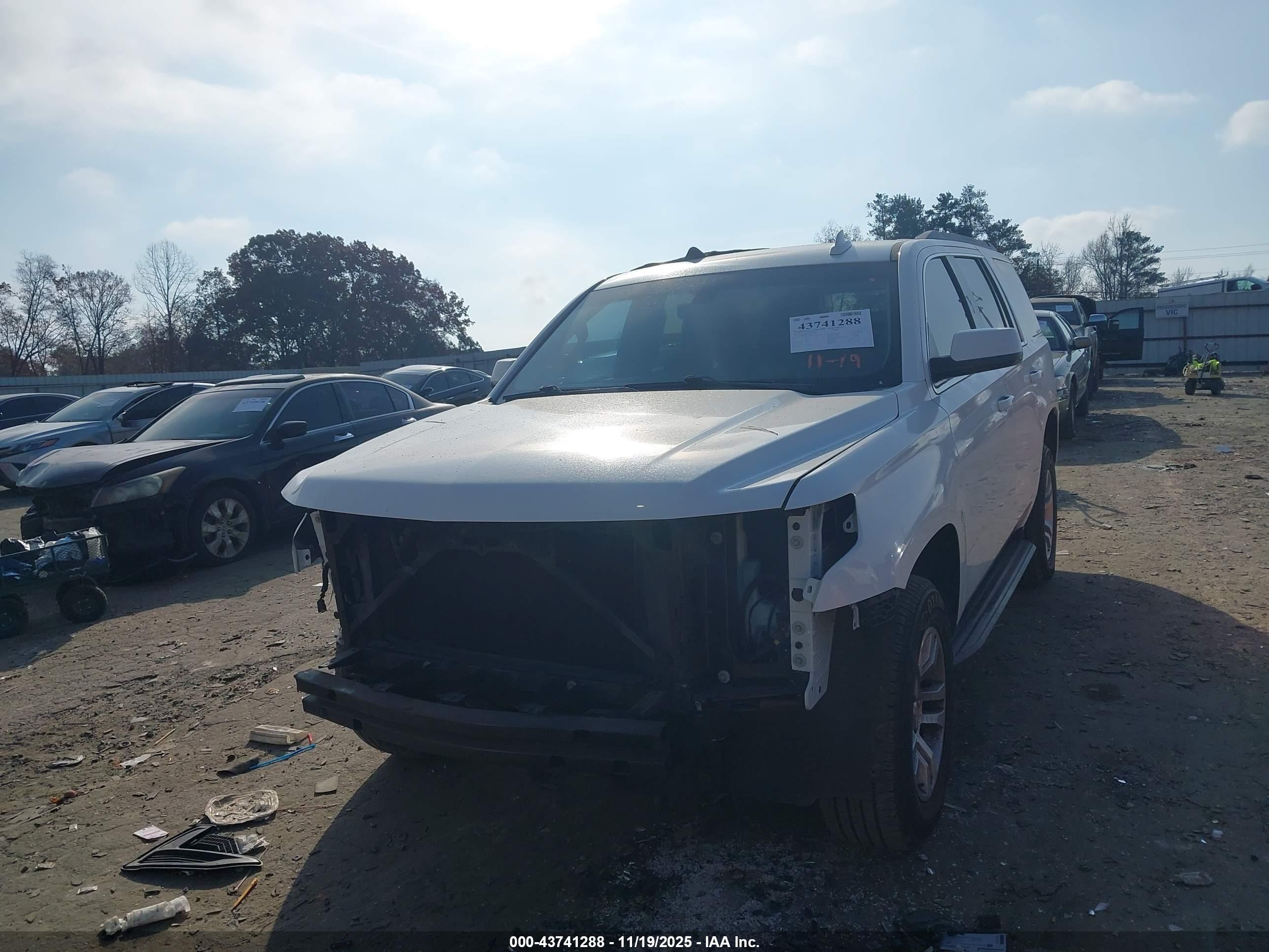 CHEVROLET TAHOE image 2