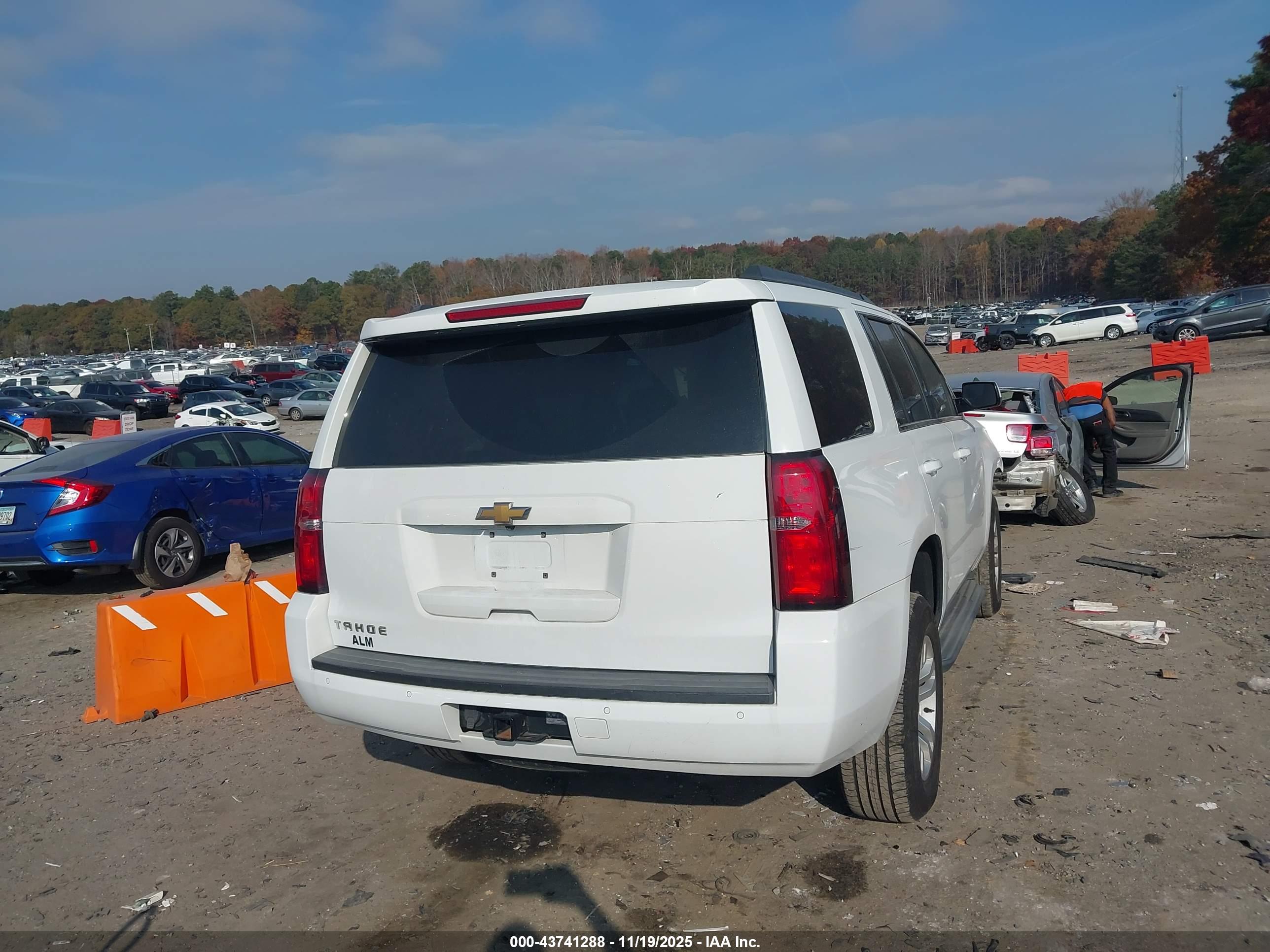 CHEVROLET TAHOE image 4