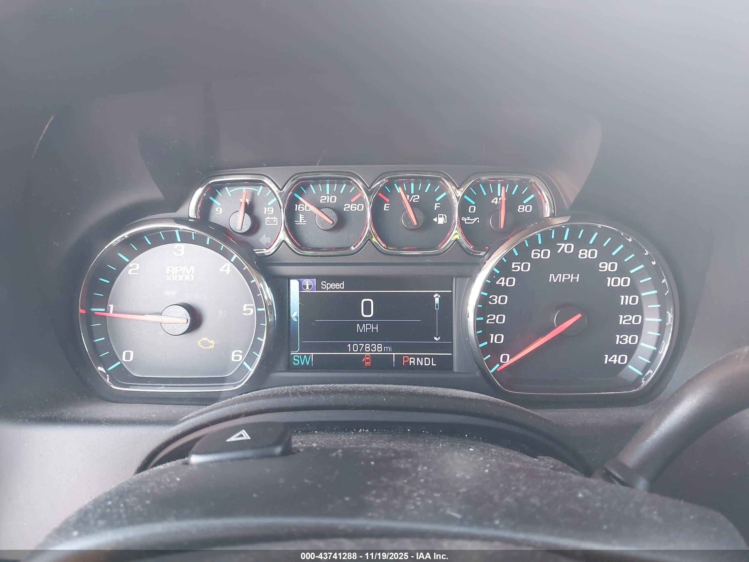 CHEVROLET TAHOE image 7
