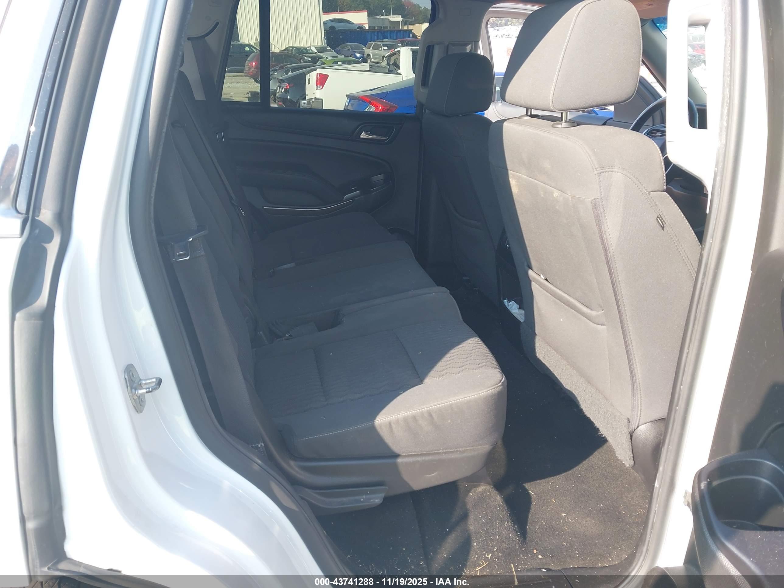 CHEVROLET TAHOE image 8