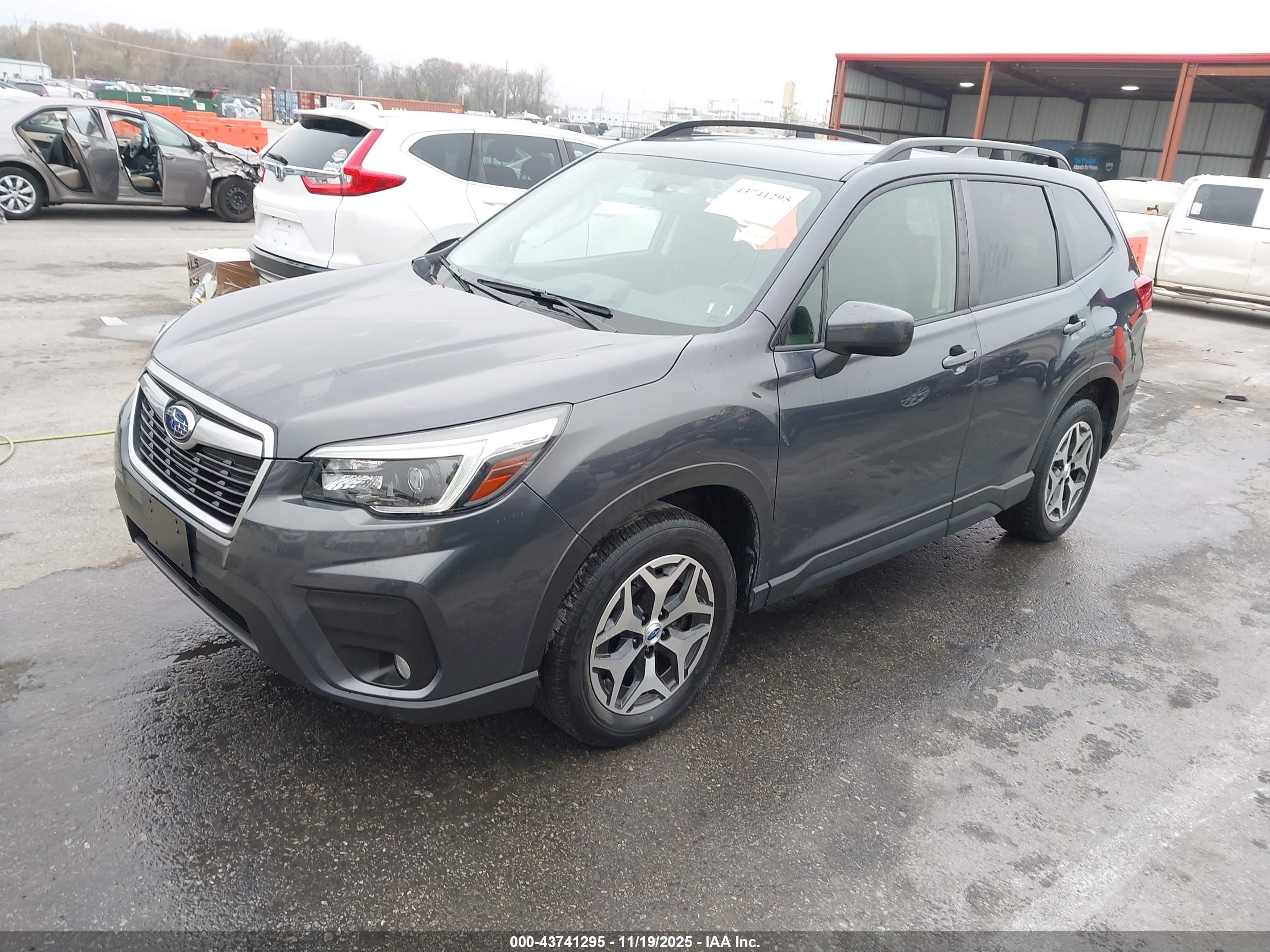 SUBARU FORESTER image 2
