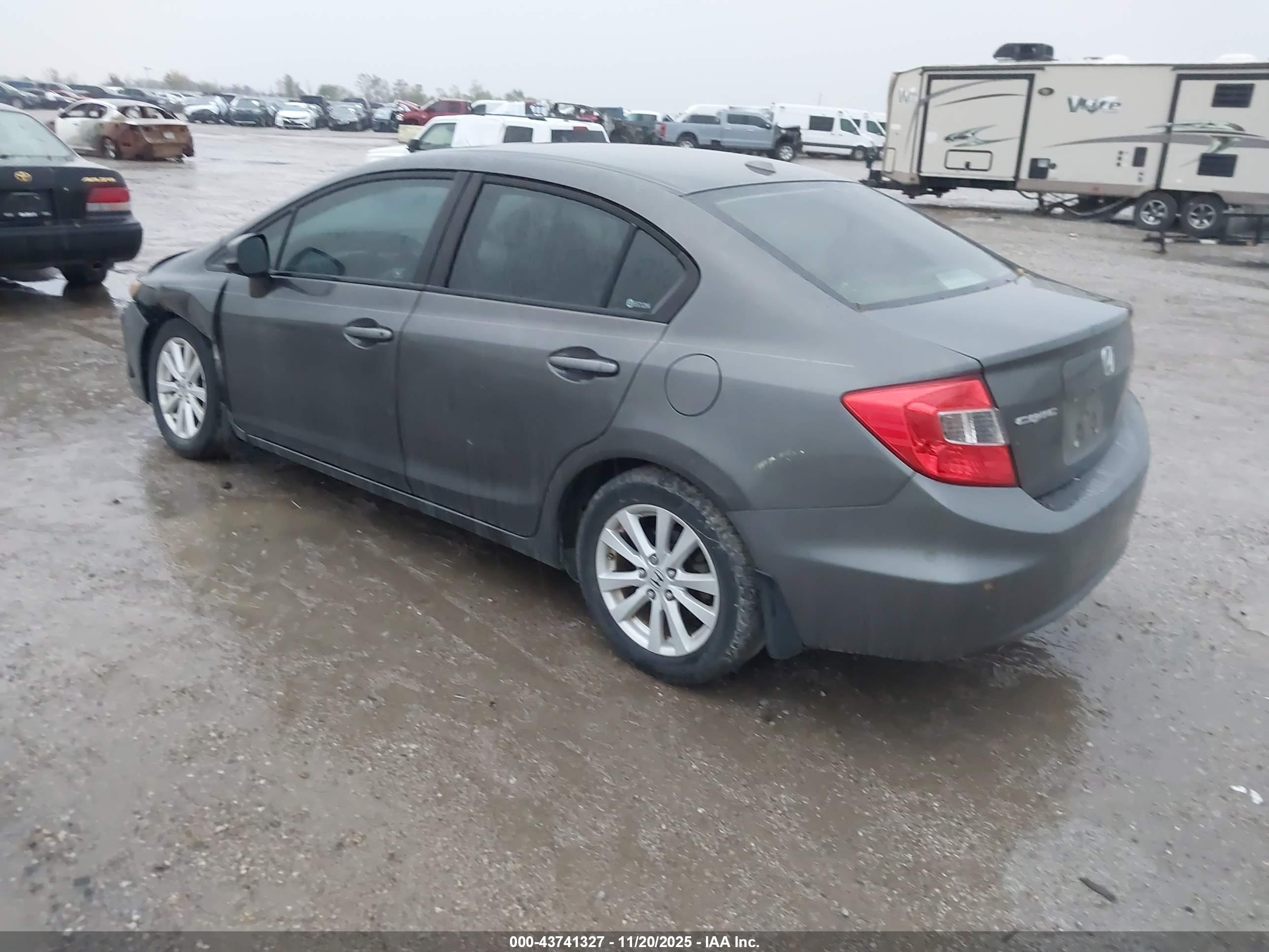 HONDA CIVIC image 3
