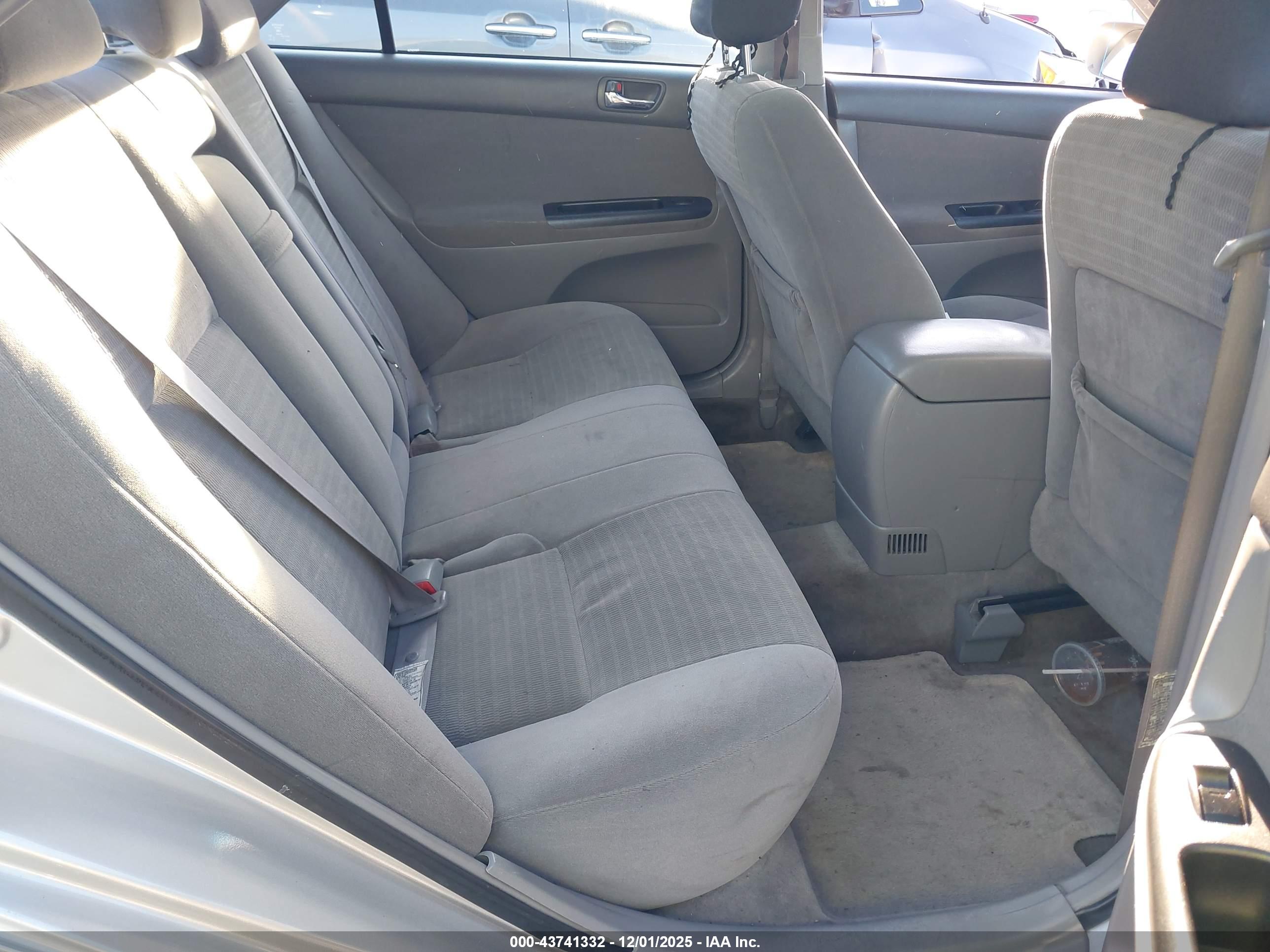 TOYOTA CAMRY image 8