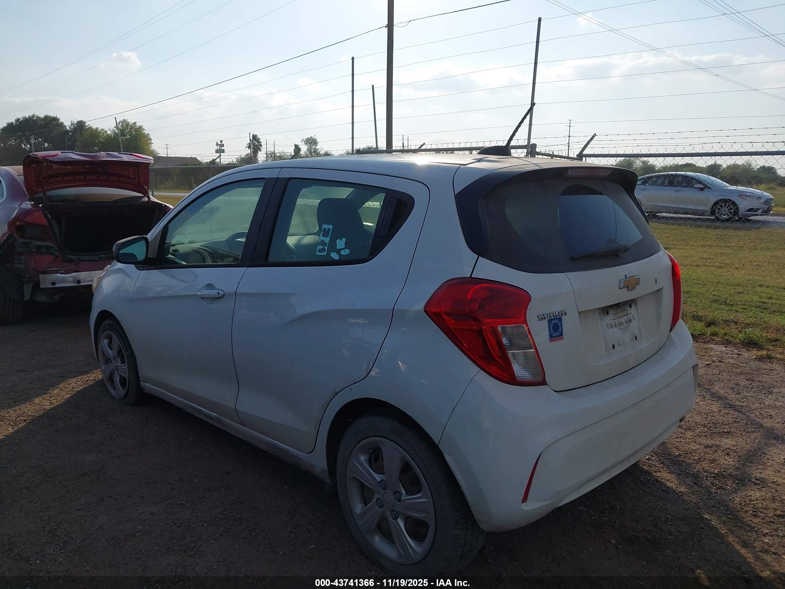 CHEVROLET SPARK image 3