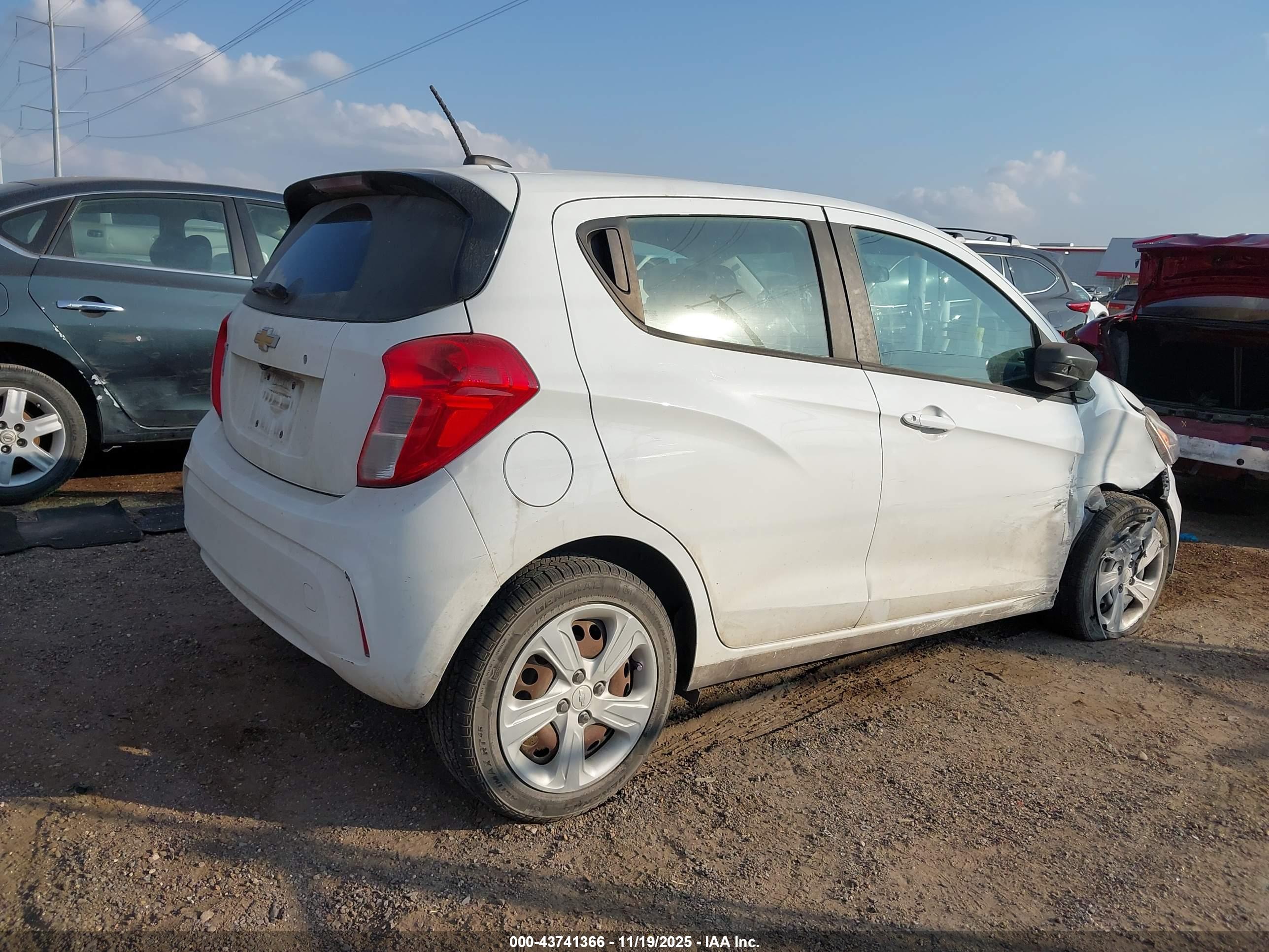 CHEVROLET SPARK image 4