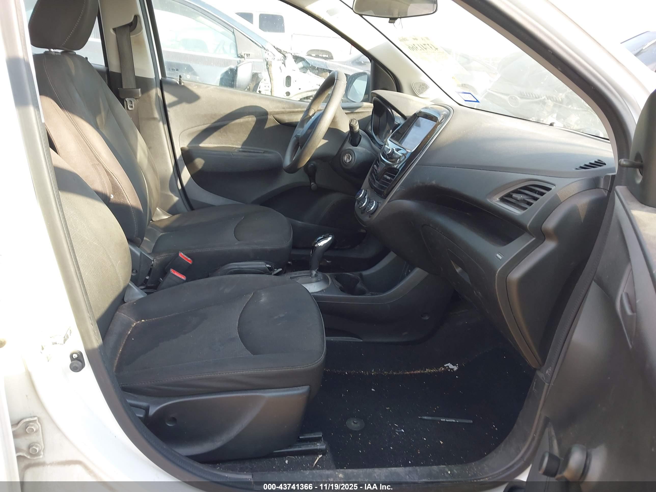 CHEVROLET SPARK image 5