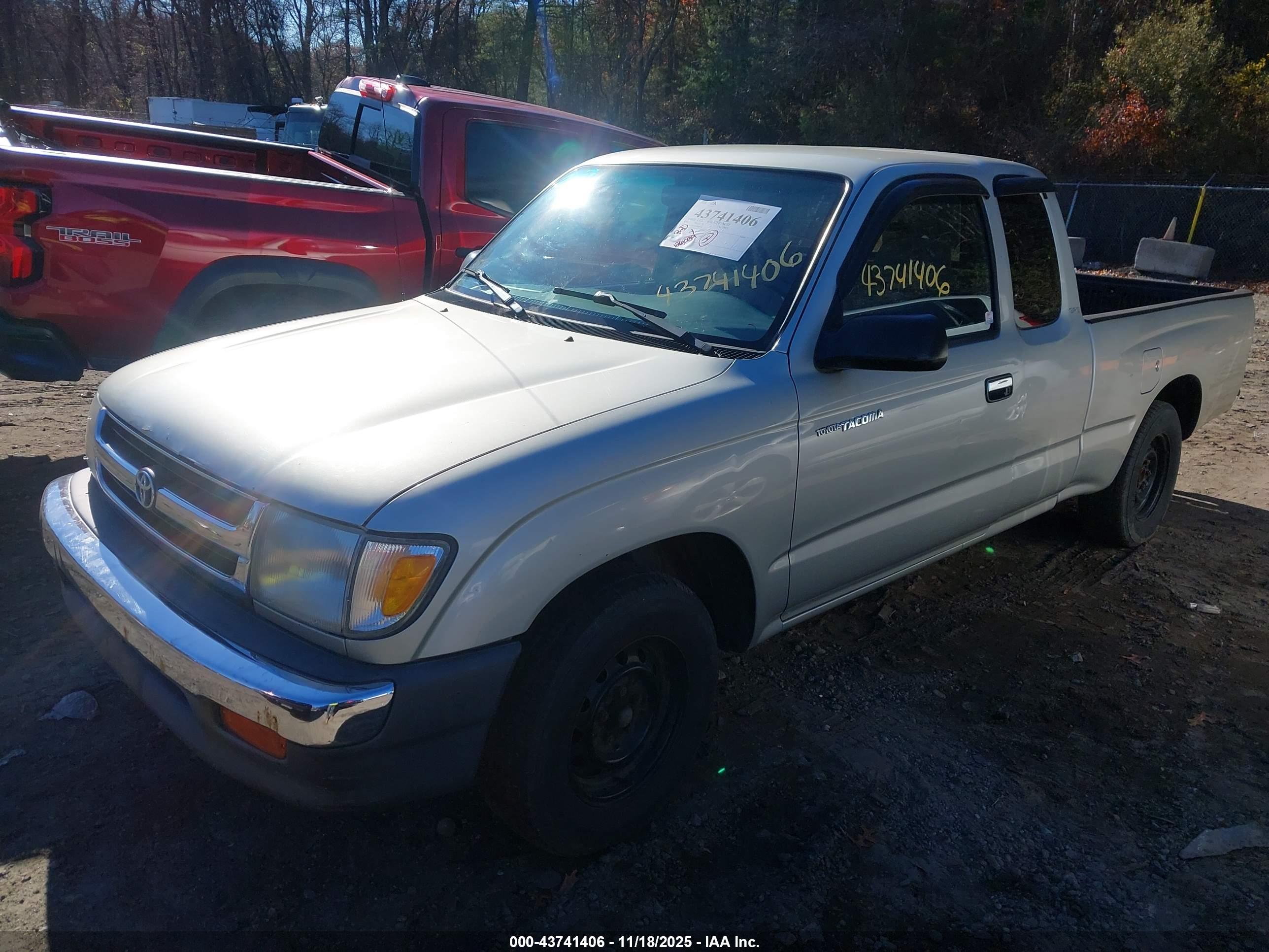 TOYOTA TACOMA image 2