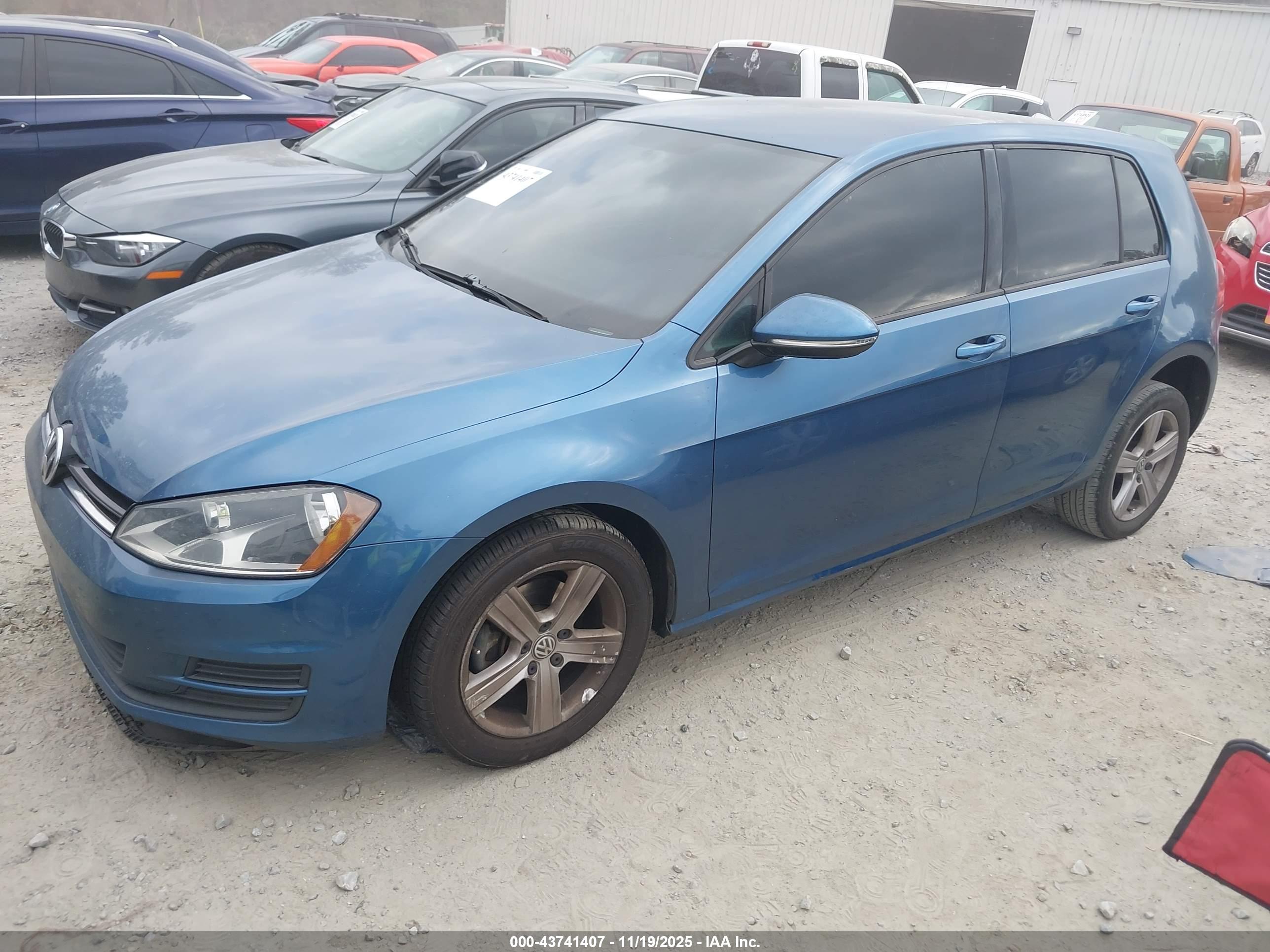 VOLKSWAGEN GOLF image 2