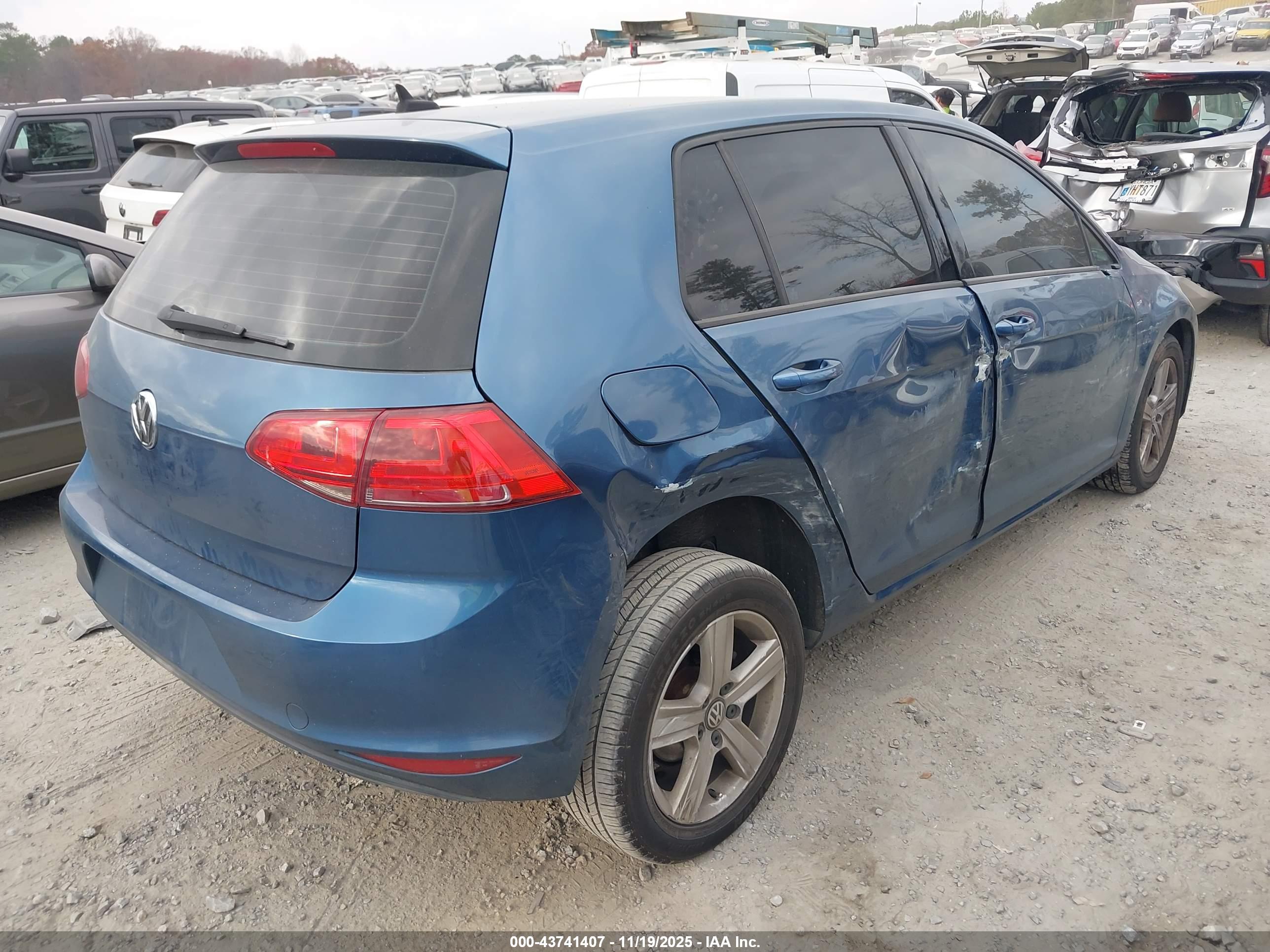 VOLKSWAGEN GOLF image 4