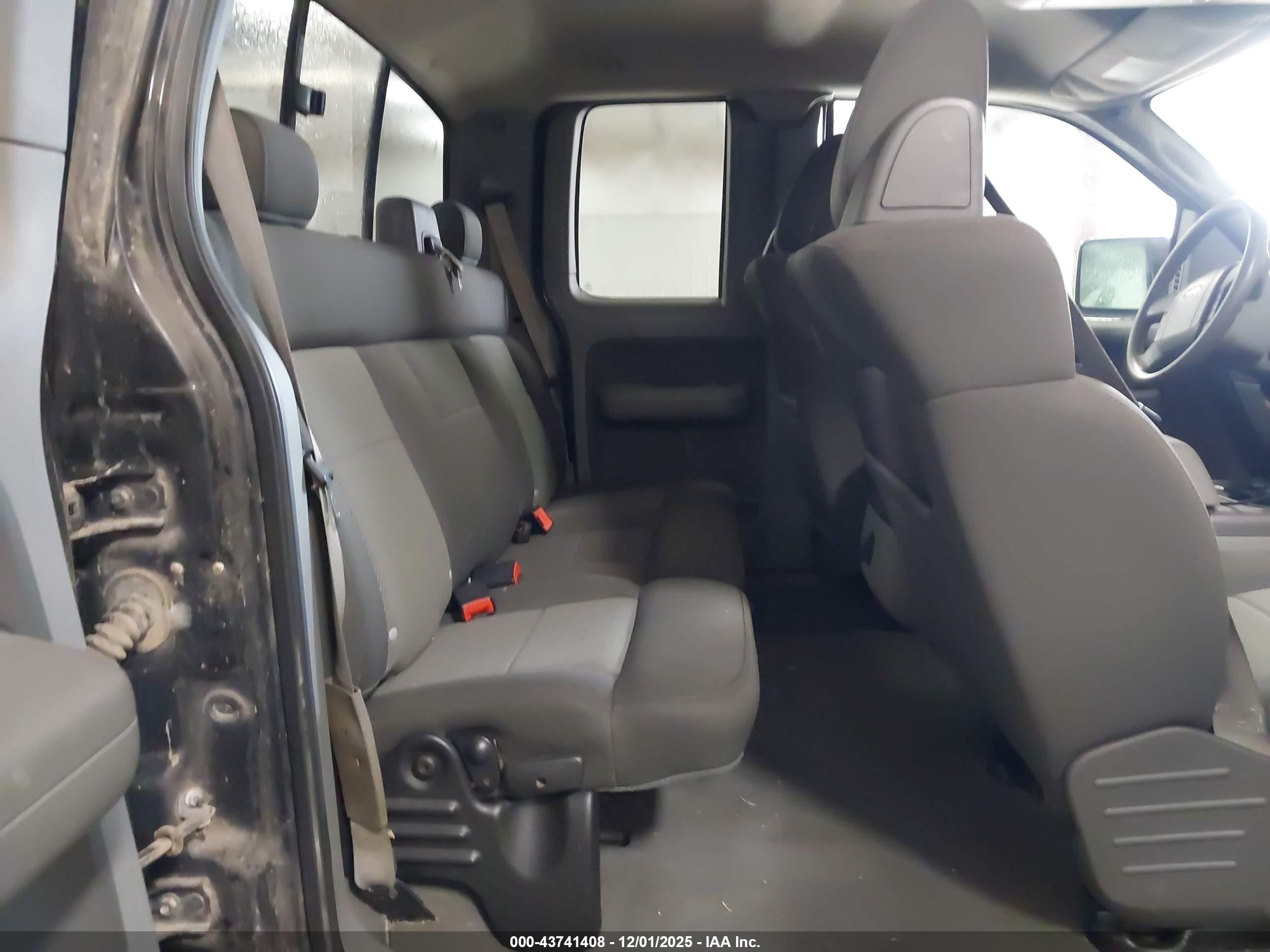FORD F-150 image 8