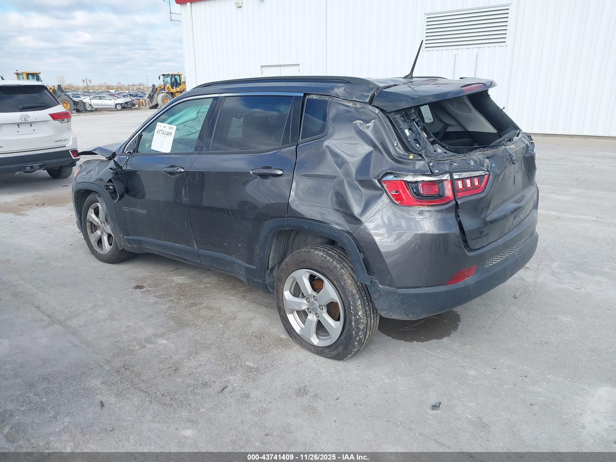 JEEP COMPASS image 3