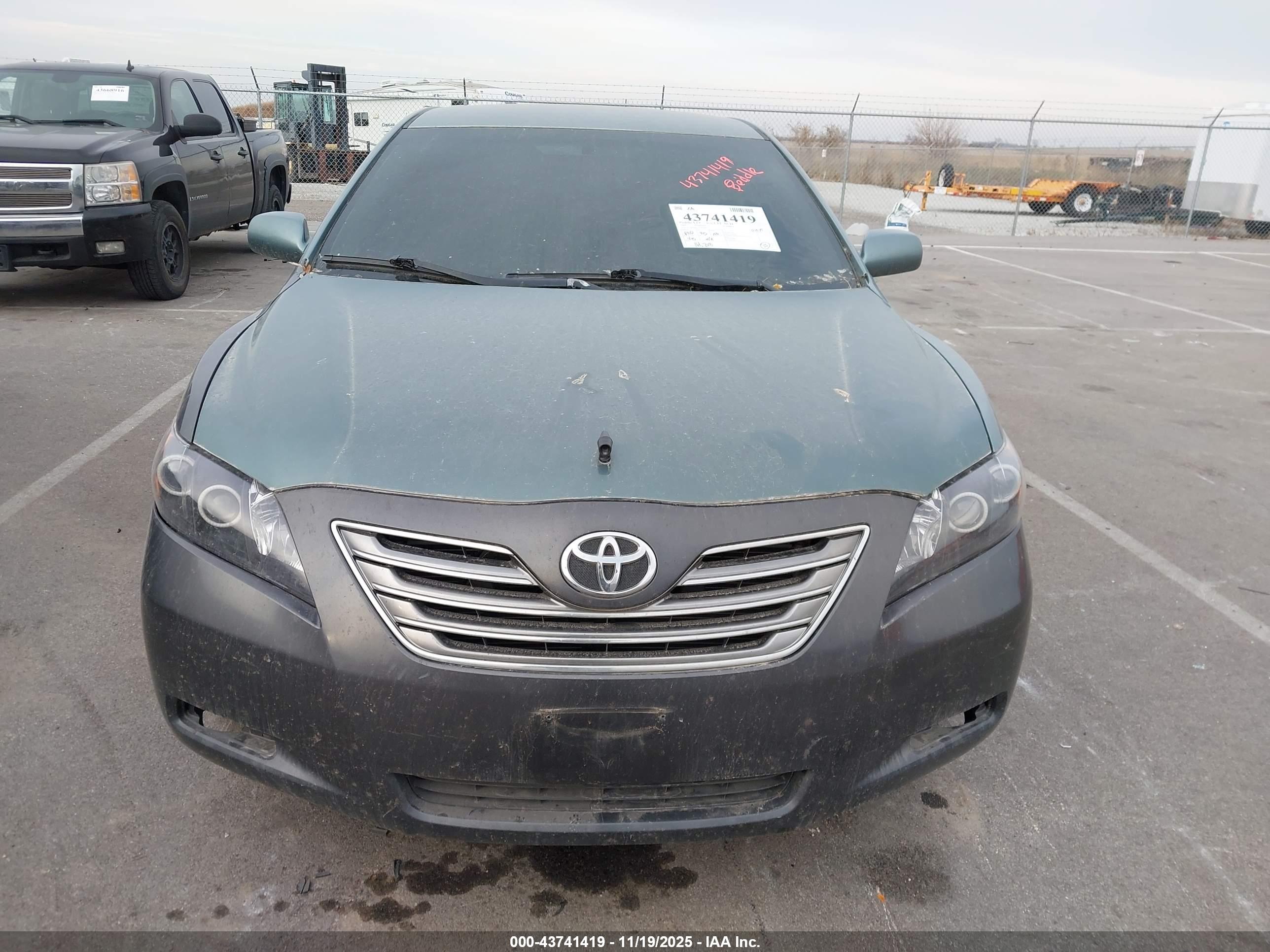 TOYOTA CAMRY image 6