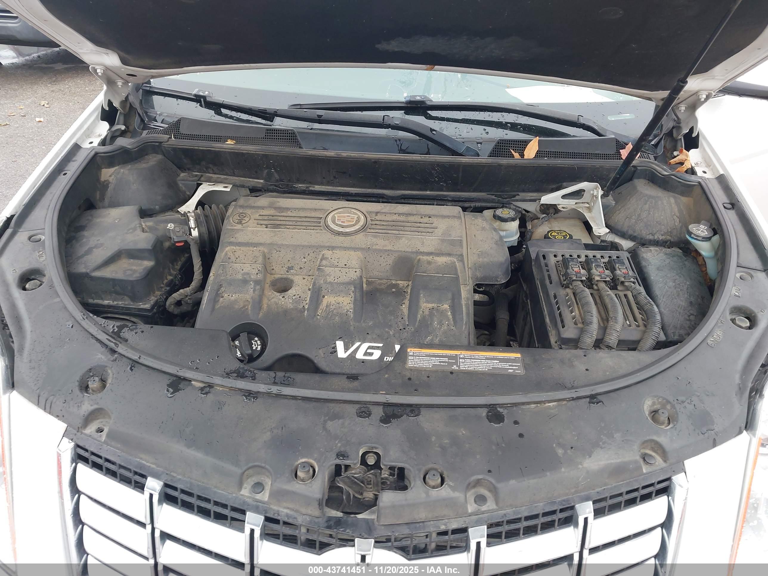 CADILLAC SRX image 10