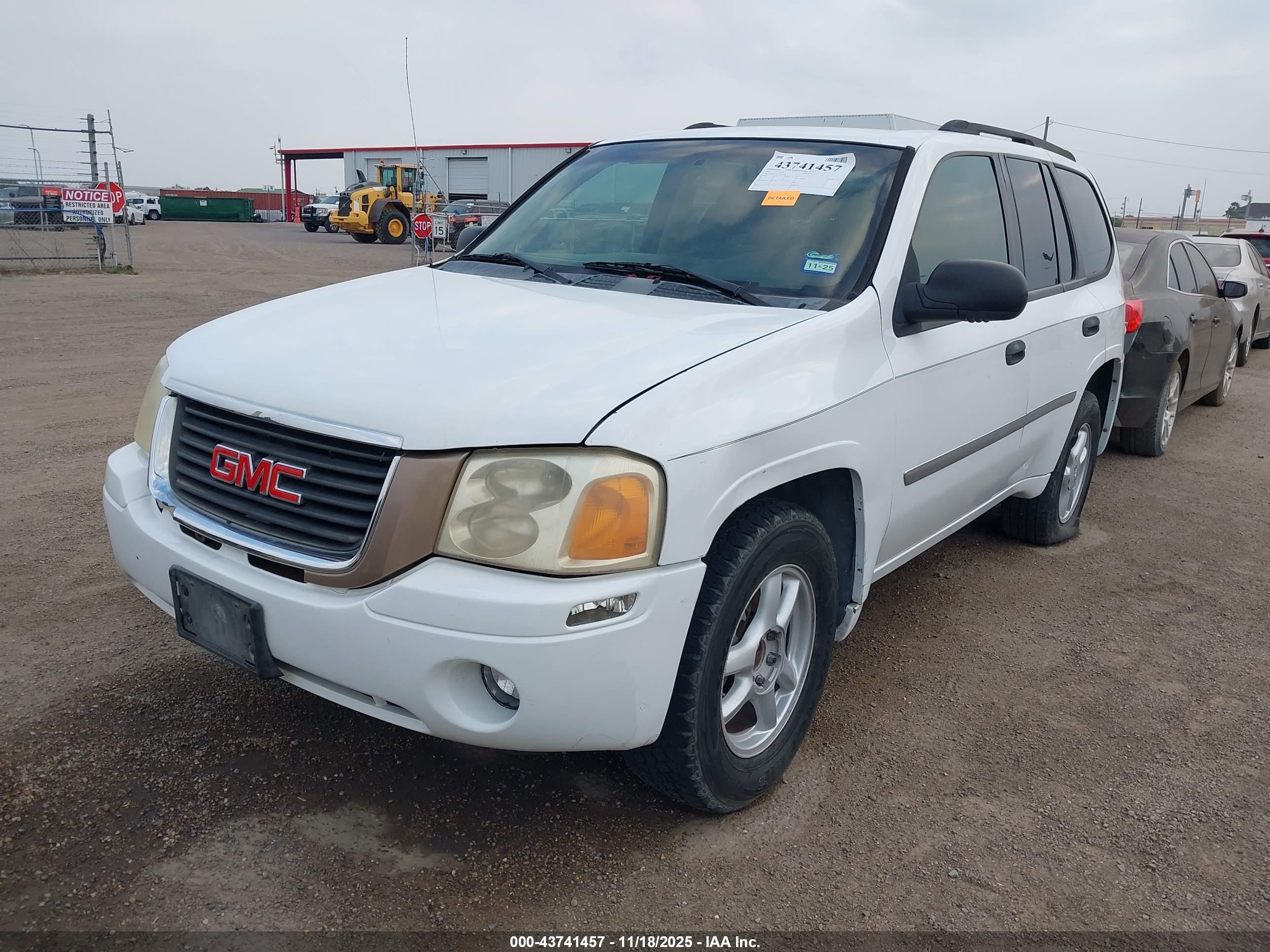 GMC ENVOY image 2