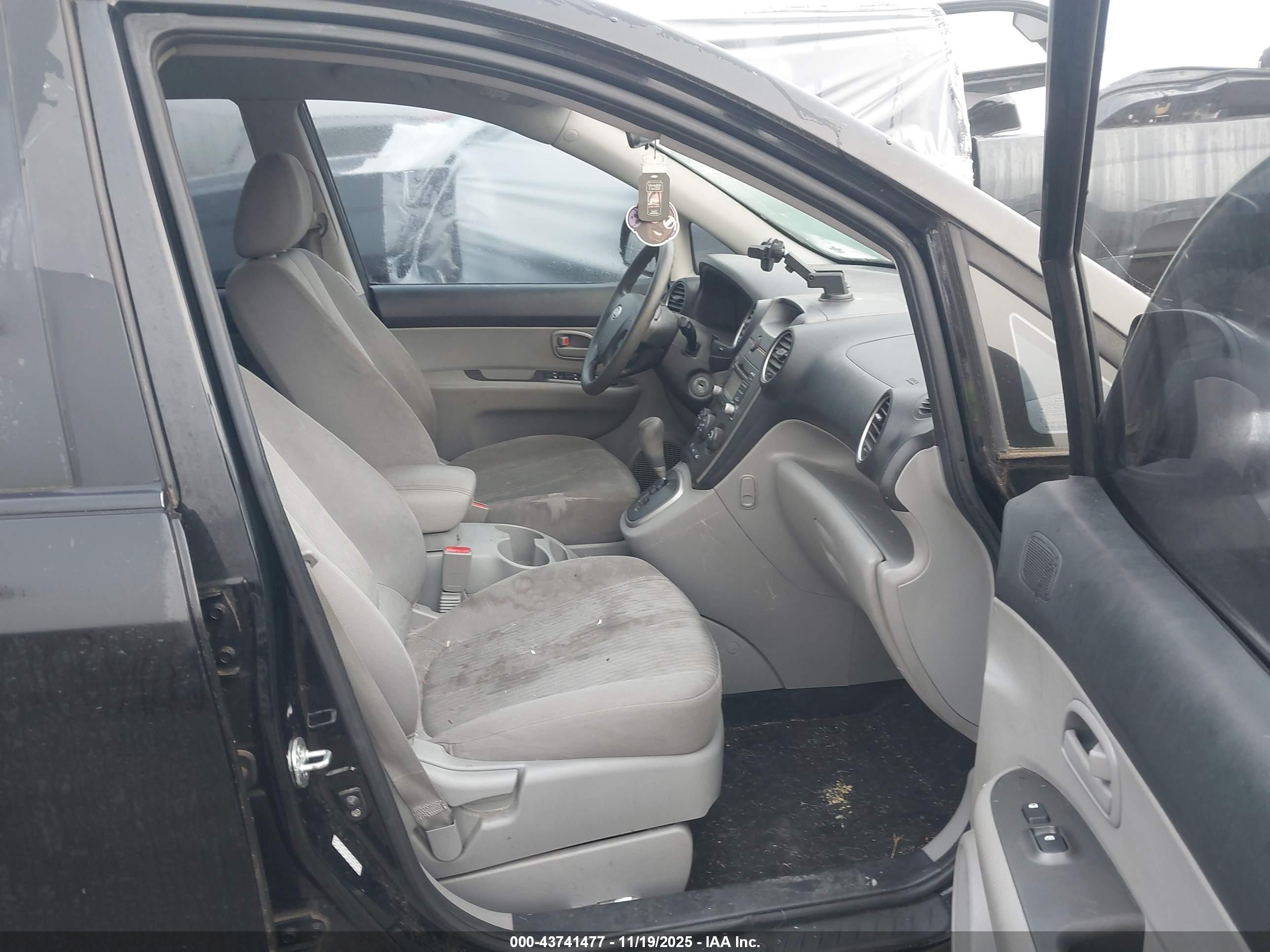 KIA RONDO image 5
