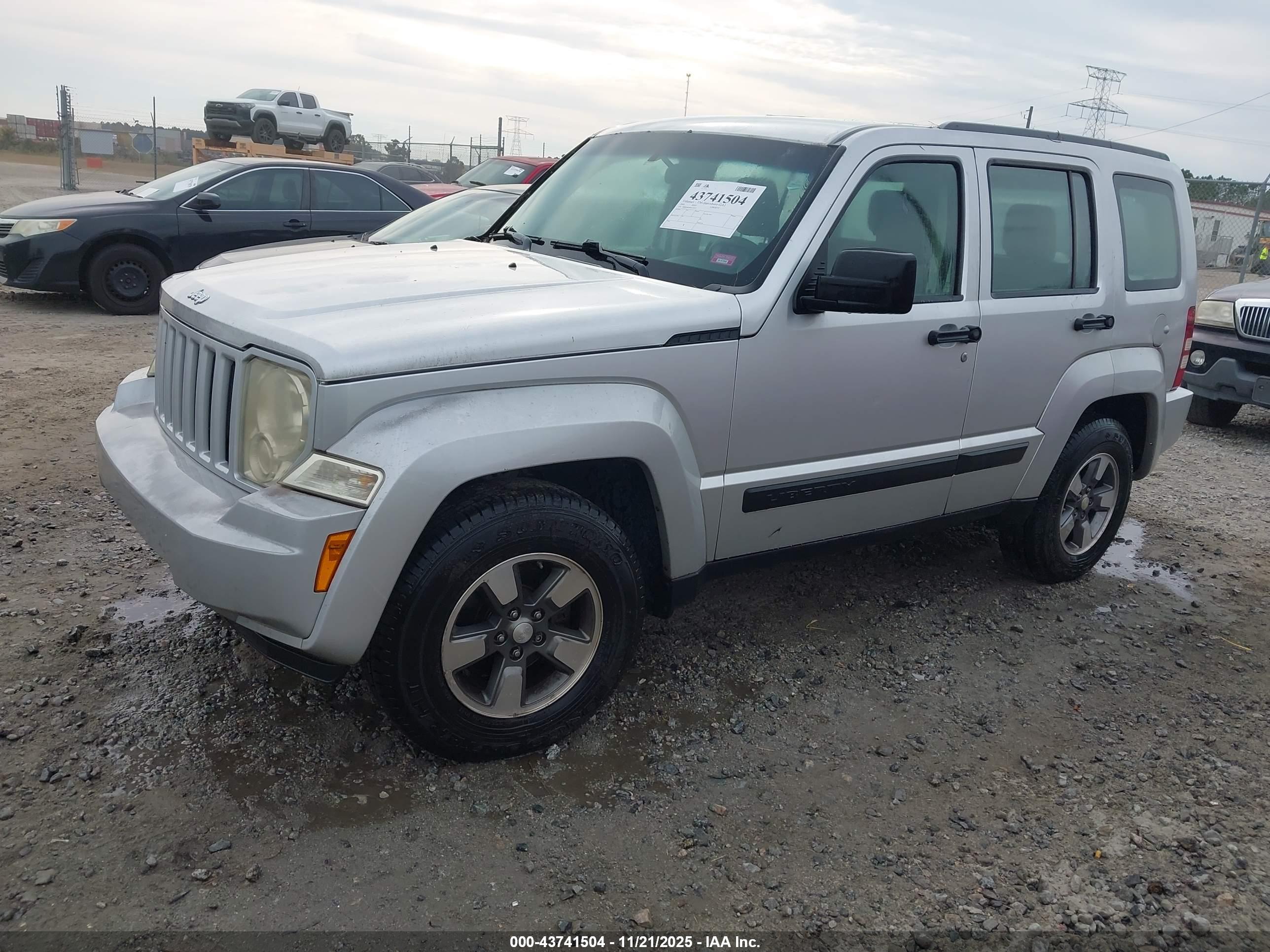 JEEP LIBERTY image 2