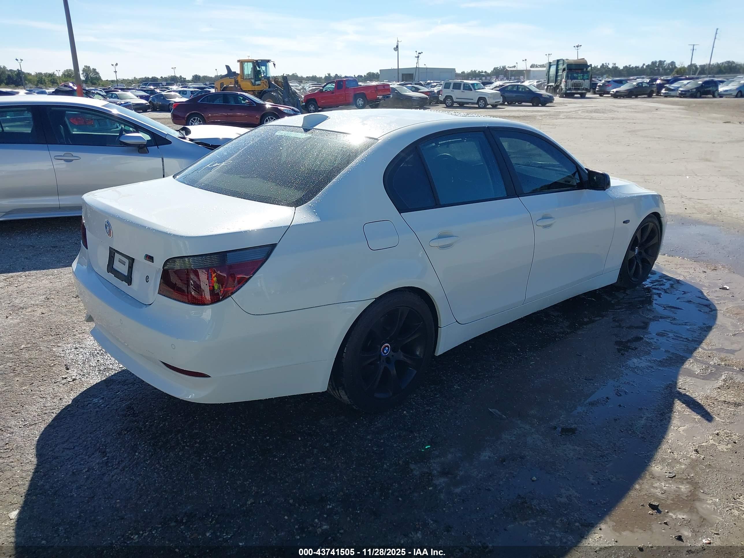 BMW 550I image 4