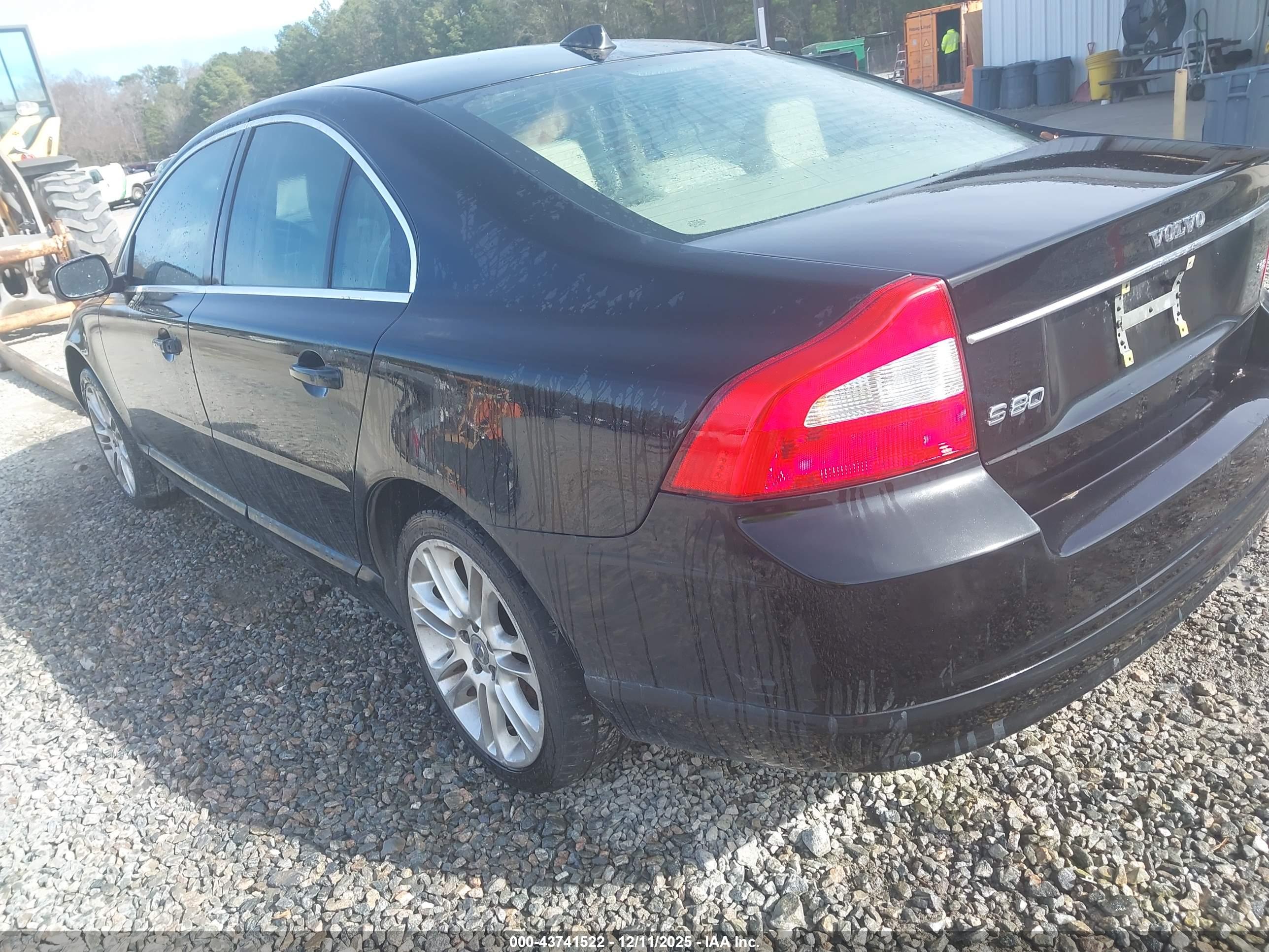 VOLVO S80 image 3